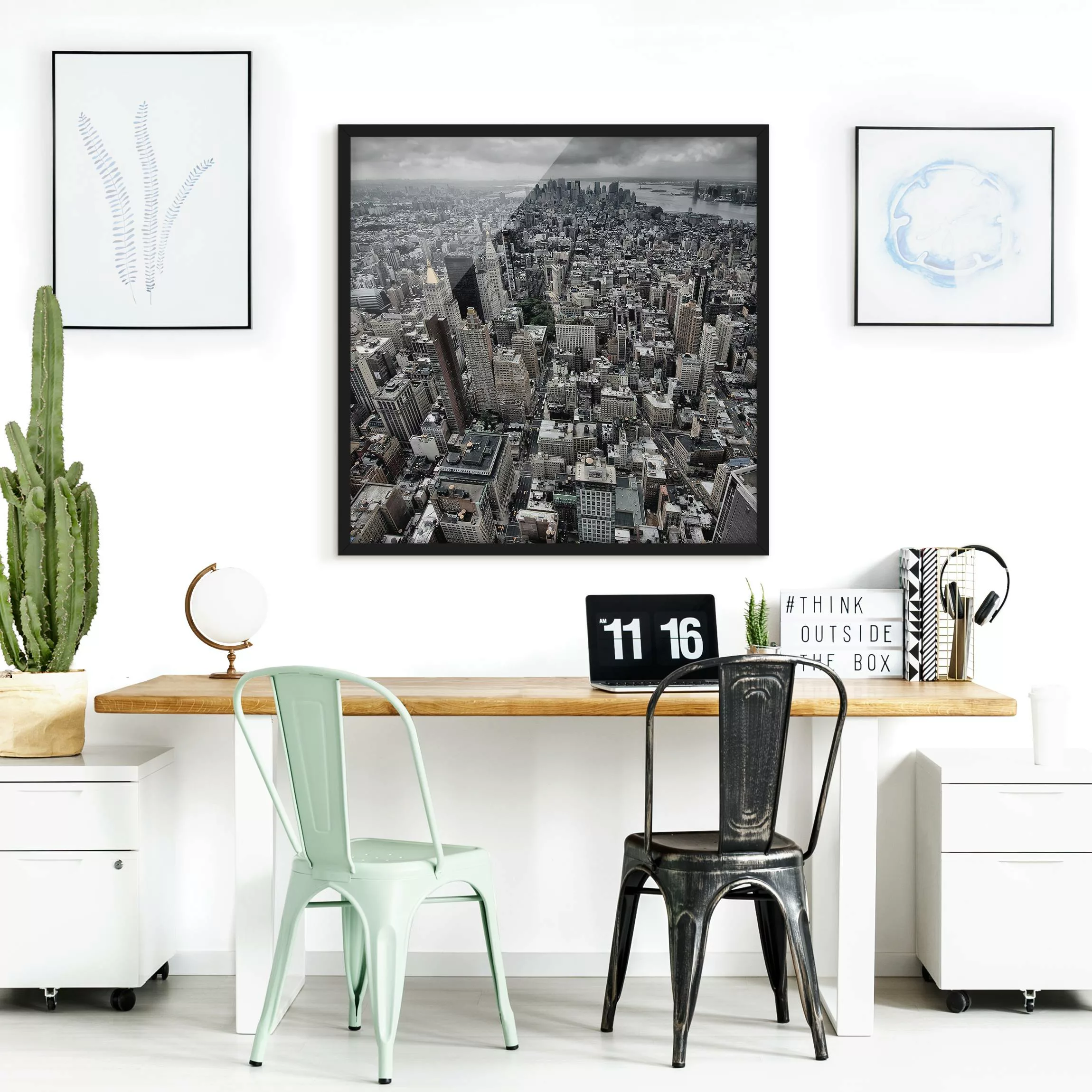 Bild mit Rahmen Architektur & Skyline - Quadrat Blick über Manhattan günstig online kaufen