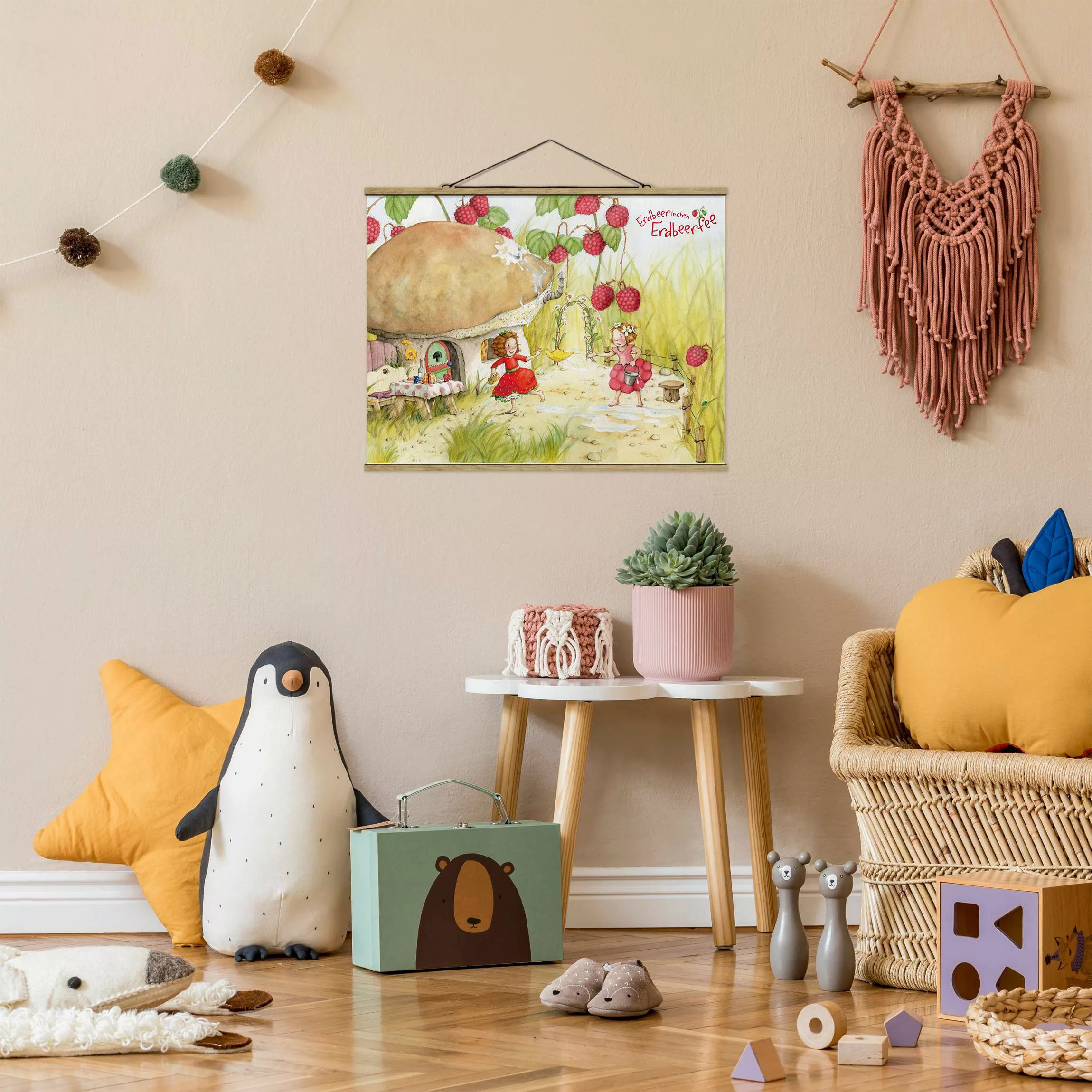 Stoffbild Kinderzimmer mit Posterleisten - Querformat Erdbeerinchen Erdbeer günstig online kaufen