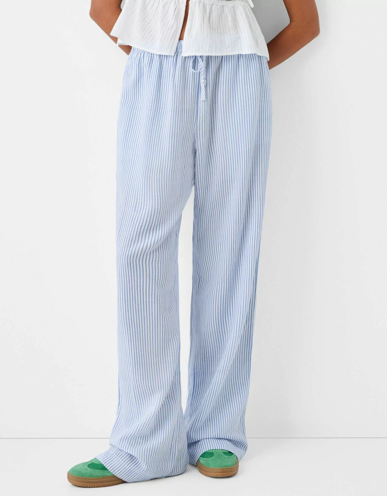 Bershka Straight-Fit Hose Mit Streifen Und Gummizugbund Damen Xl Hellblau günstig online kaufen