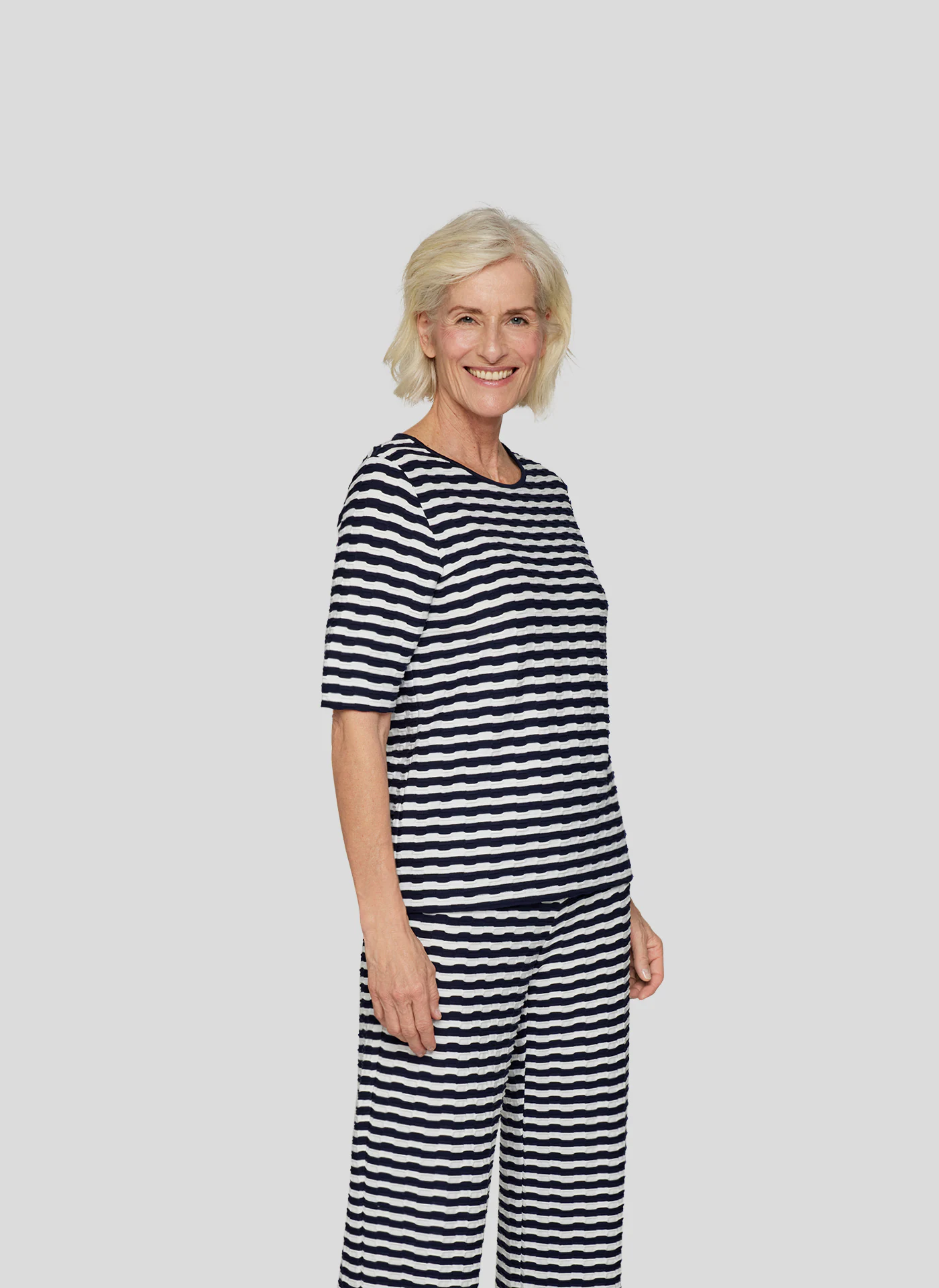 Rabe Rundhalsshirt, im Streifen-Look und in Struktur-Optik günstig online kaufen