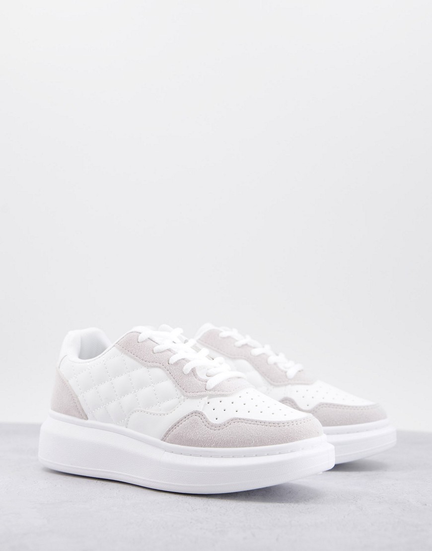 Qupid – Robuste Sneaker in Weiß mit Steppmuster günstig online kaufen
