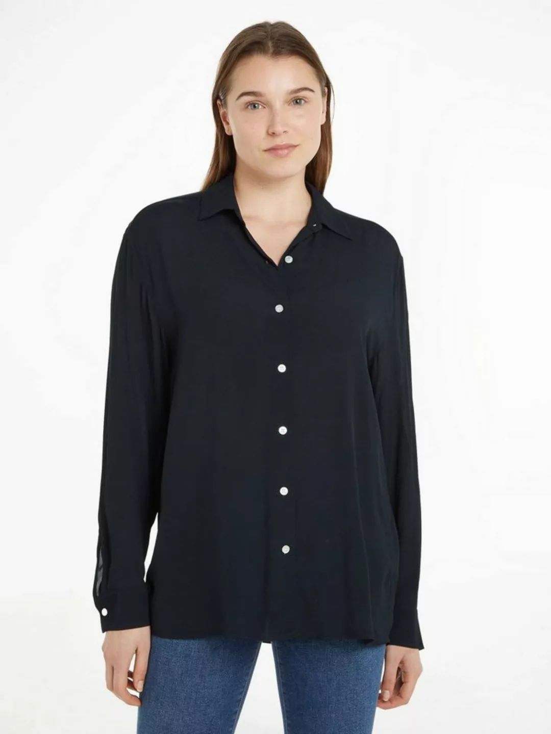 Tommy Hilfiger Hemdbluse VISCOSE CREPE FLUID SHIRT LS mit kleinem Markenlab günstig online kaufen