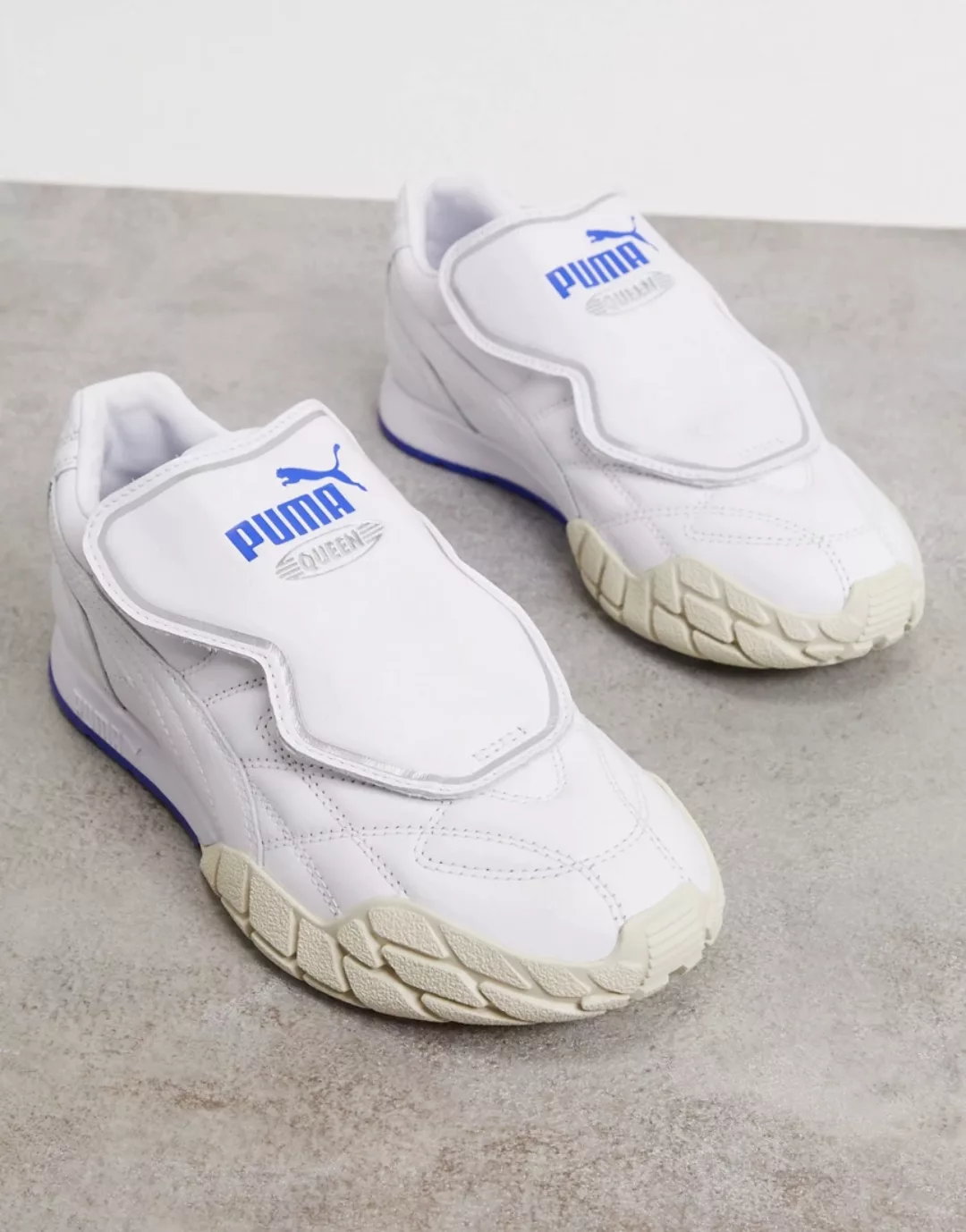Puma – Queen Kyron – Sneaker in Weiß und Blau günstig online kaufen