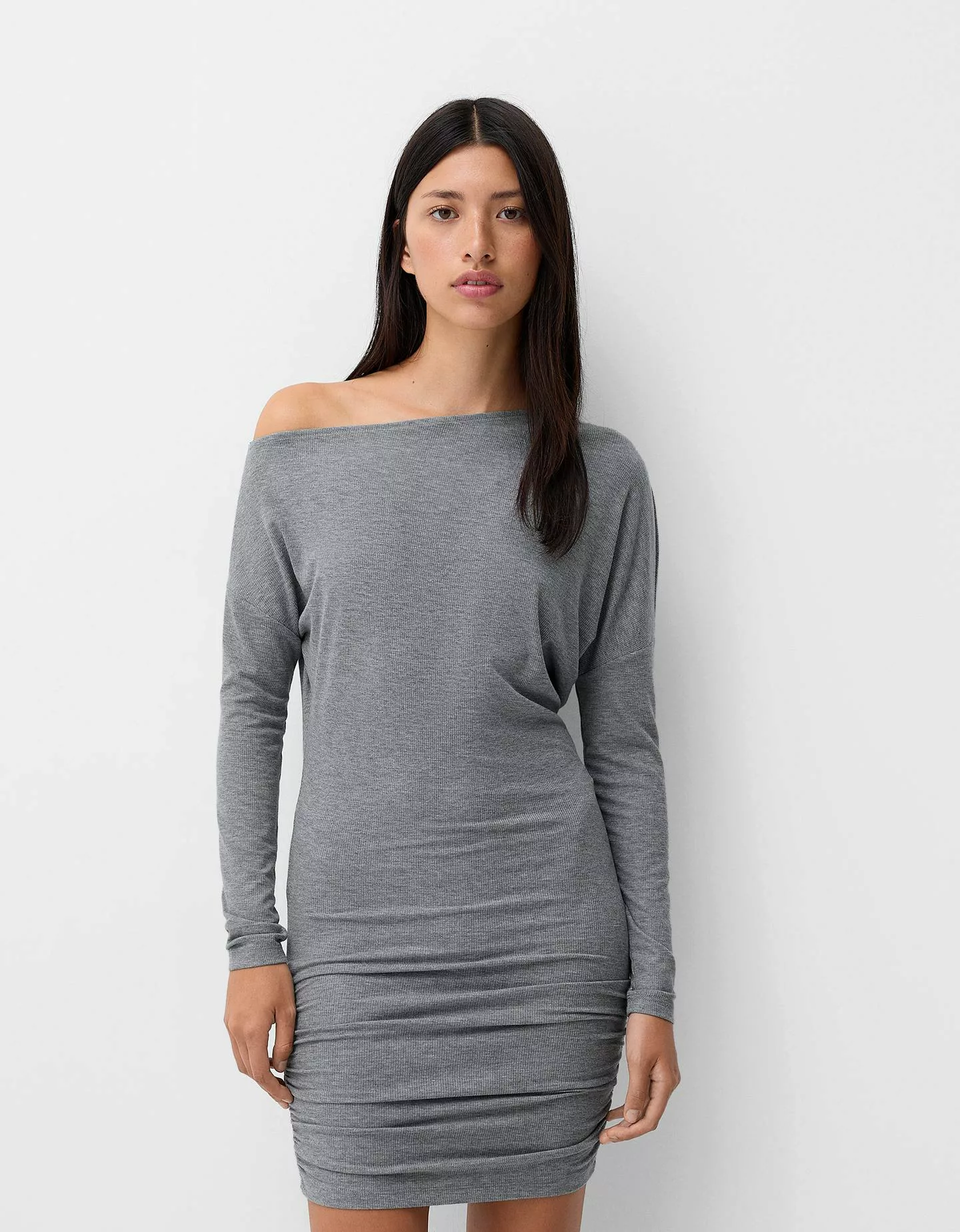 Bershka Asymmetrisches Kleid Mit Langen Ärmeln Damen M Grau günstig online kaufen