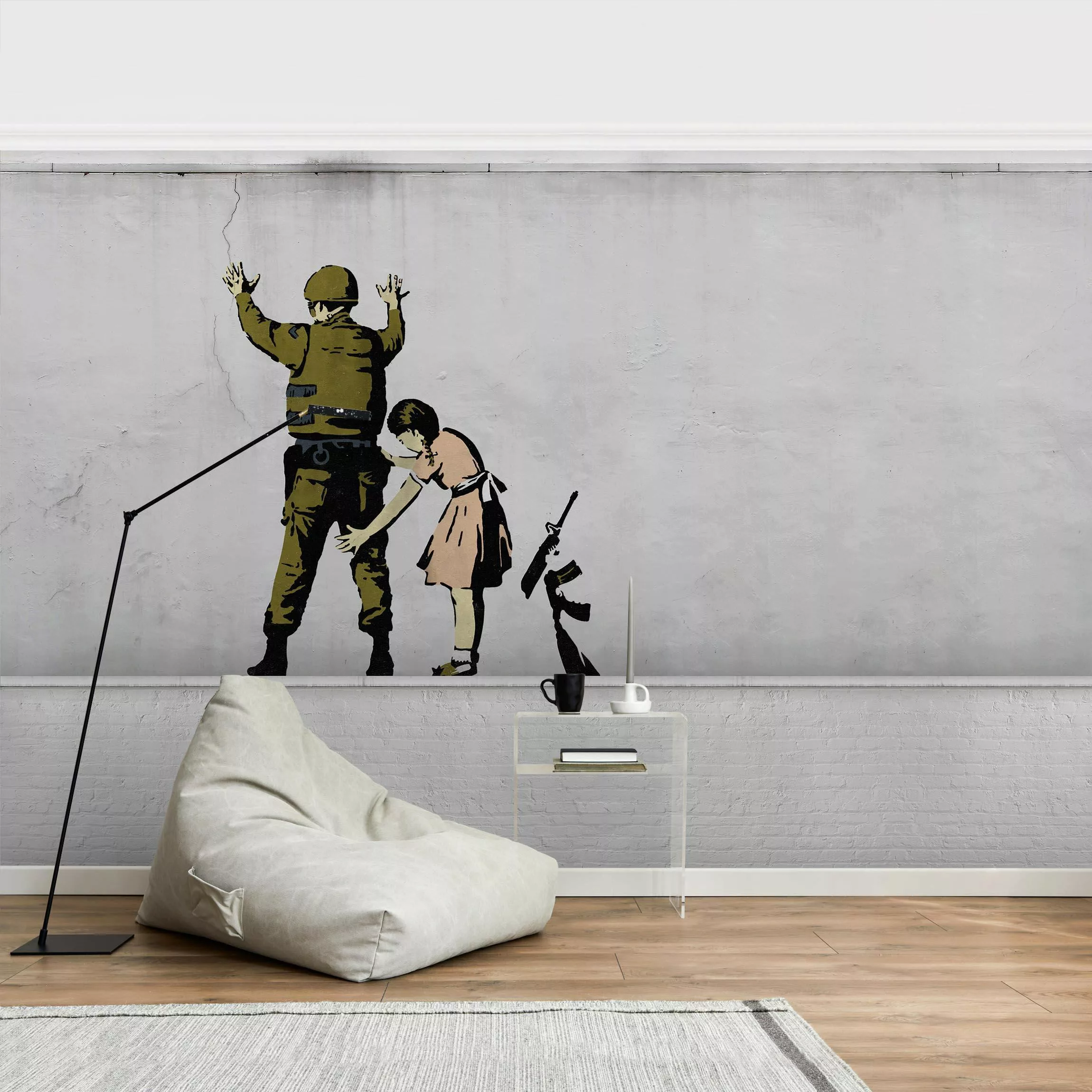 Fototapete Soldat und Mädchen - Brandalised ft. Graffiti by Banksy günstig online kaufen