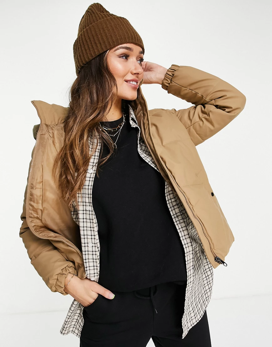 Vero Moda – Wattierte Jacke mit Kapuze in Hellbraun günstig online kaufen