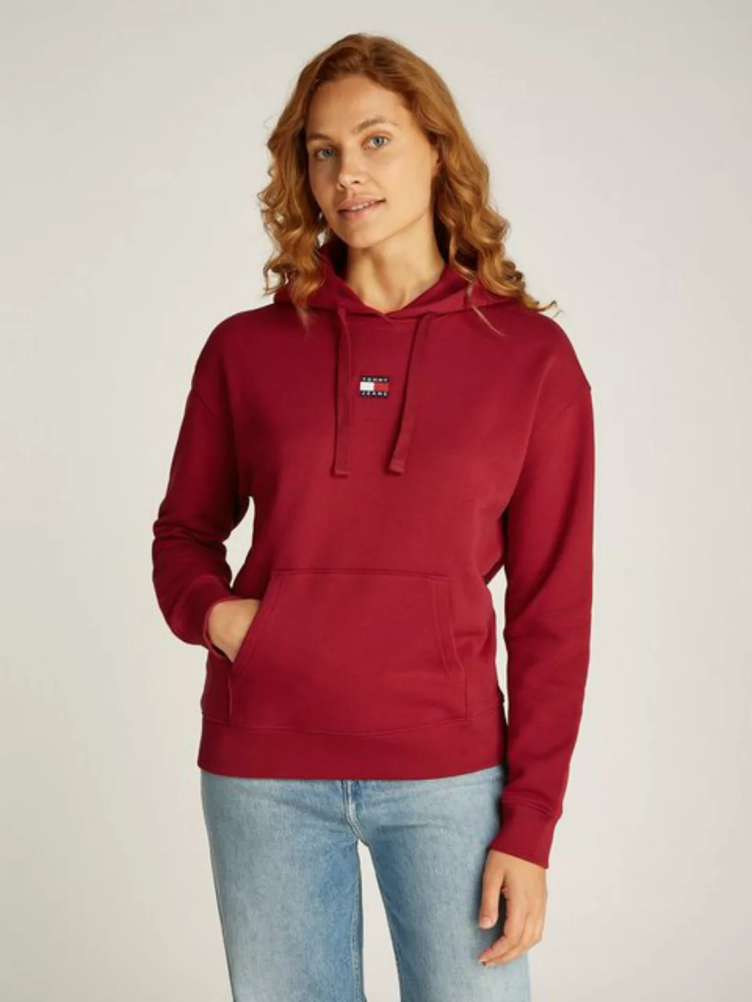 Tommy Jeans Kapuzensweatshirt TJW BXY BADGE HOODIE mit Logostickerei günstig online kaufen