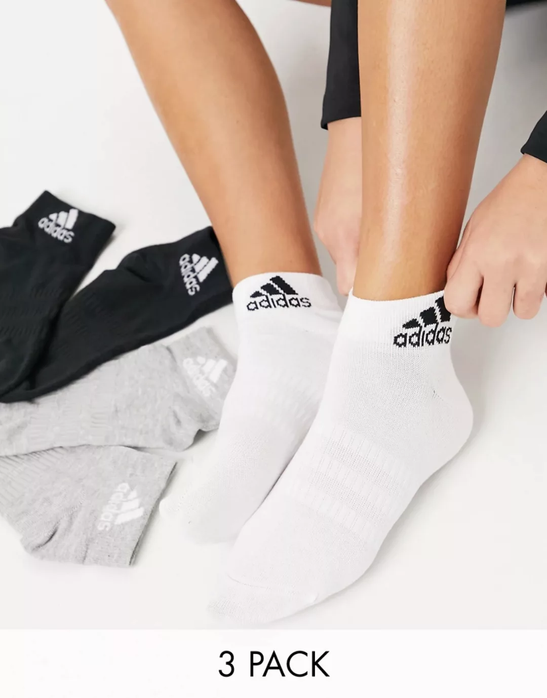 adidas Training – Knöchelsocken in Schwarz, Weiß und Grau im 3er-Pack günstig online kaufen