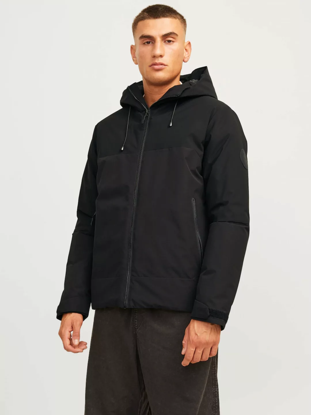 Jack & Jones Outdoorjacke "JCOAIDEN TRANSITIONAL JACKET SN", mit Kapuze günstig online kaufen