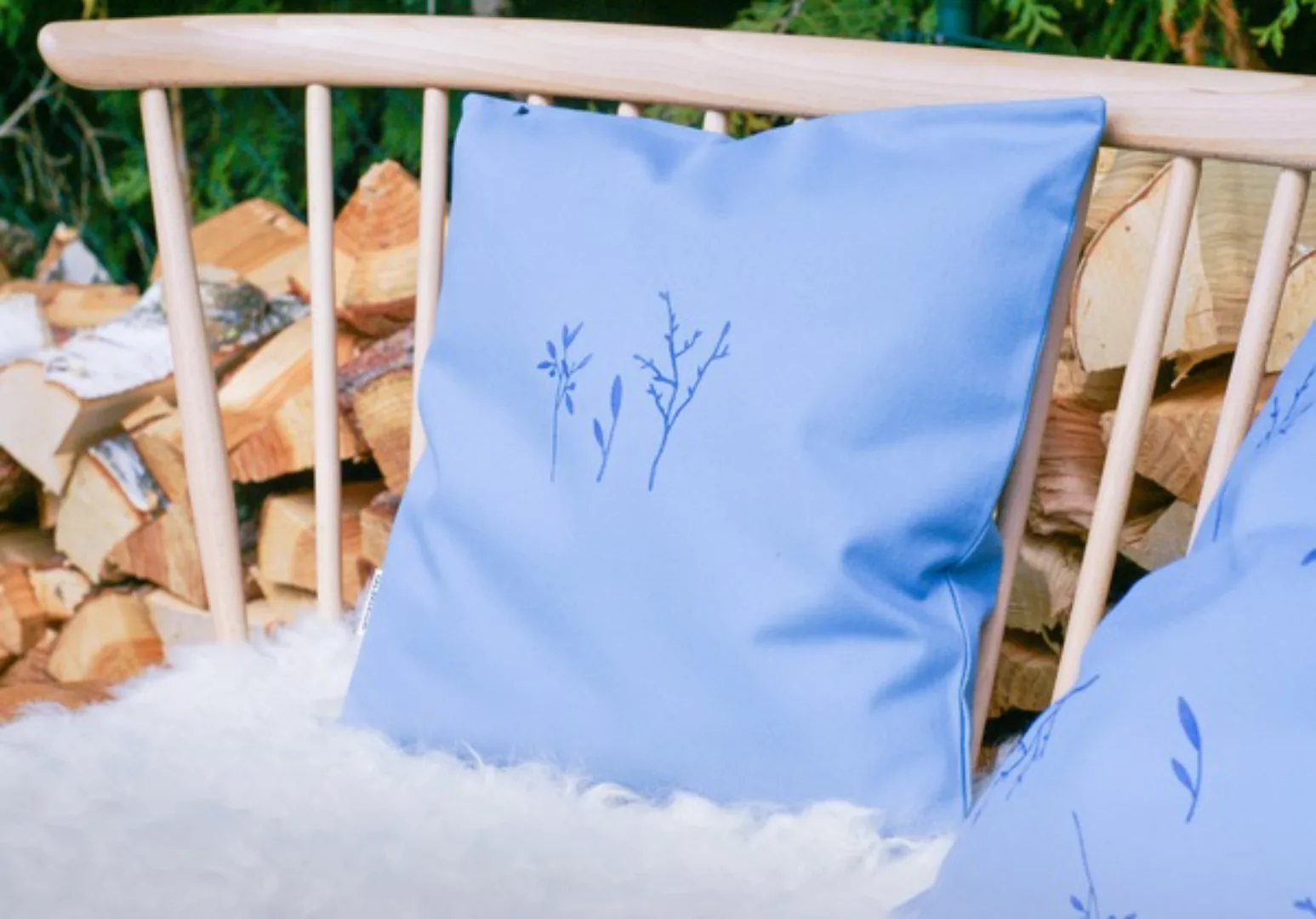 Kissenbezug "Sommerblume In Blau" Handbedruckt günstig online kaufen