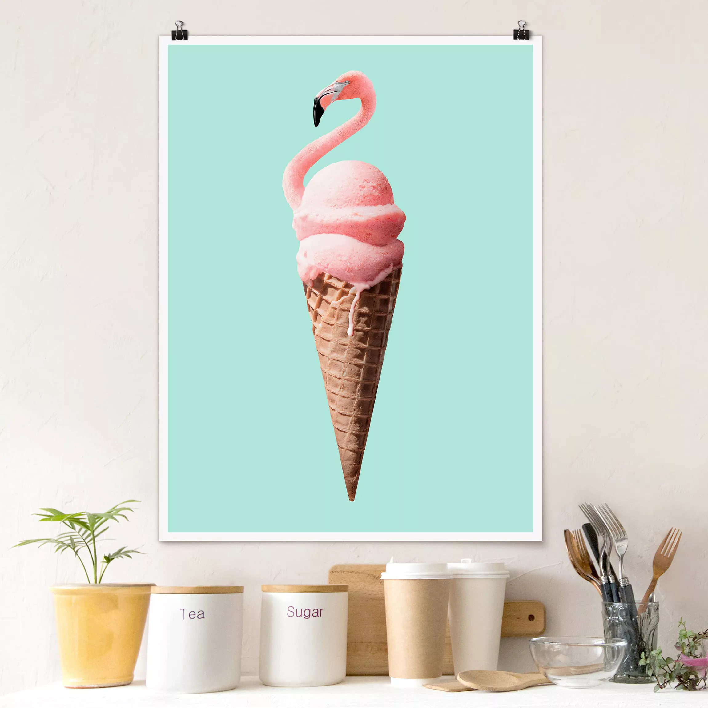 Poster Tiere - Hochformat Eis mit Flamingo günstig online kaufen