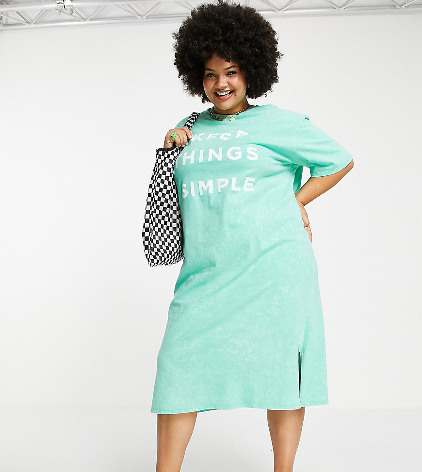 Native Youth Plus – Super Oversize Midi-T-Shirt-Kleid mit Simple-Print in V günstig online kaufen