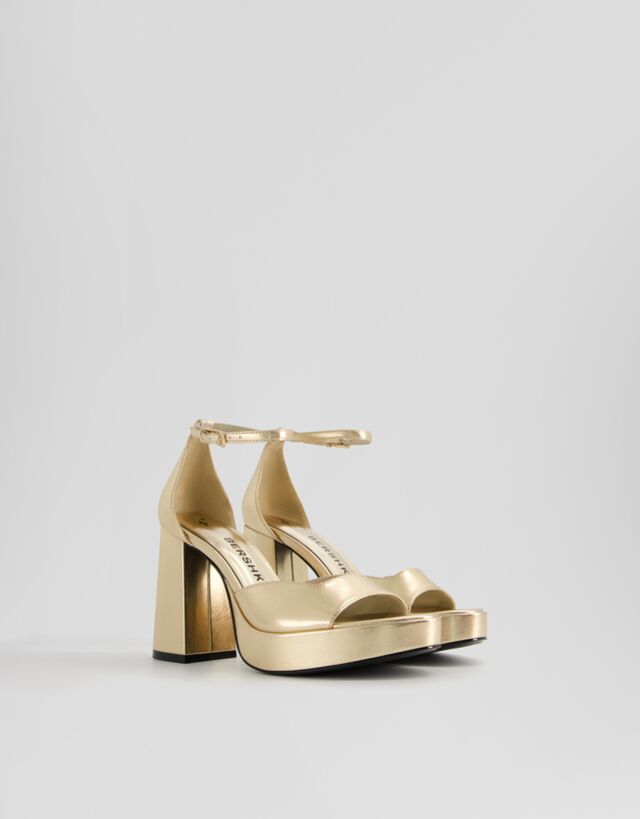 Bershka Plateau-Sandalen Mit Breitem Absatz Und Knöchelriemchen Damen 38 Go günstig online kaufen