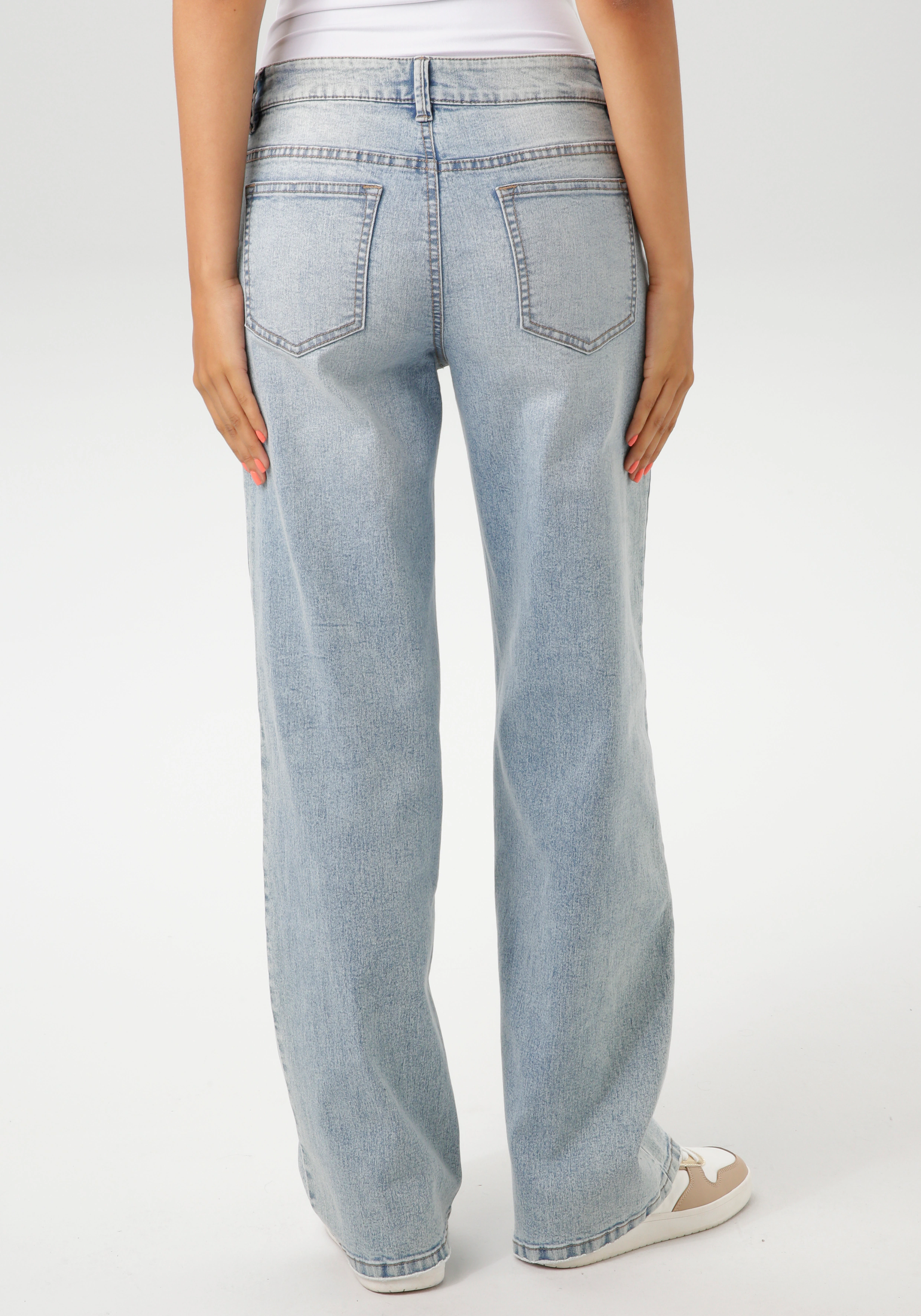 Aniston CASUAL Straight-Jeans, mit trendig weitem Bein - NEUE KOLLEKTION günstig online kaufen