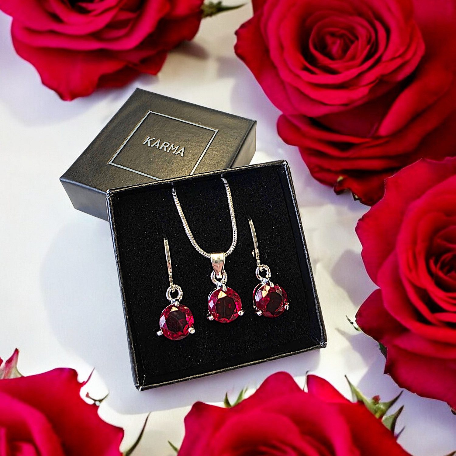KARMA Schmuckset Damen Schmuckset mit funkelnden günstig online kaufen