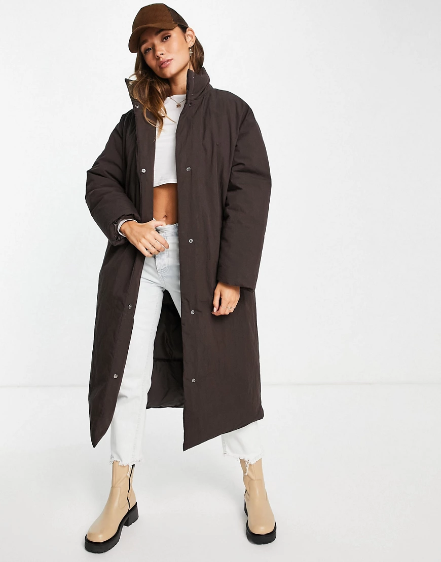 ASOS DESIGN – Oversized-Pufferjacke in Maxilänge in Braun günstig online kaufen