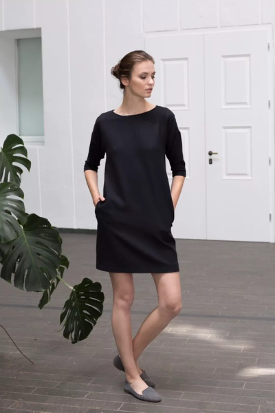 Schwarzes Kleid Mit Rückenverschluss günstig online kaufen