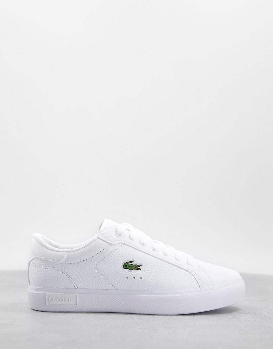 Lacoste – Powercourt – Sneaker aus gewalktem Leder in Triple-Weiß günstig online kaufen