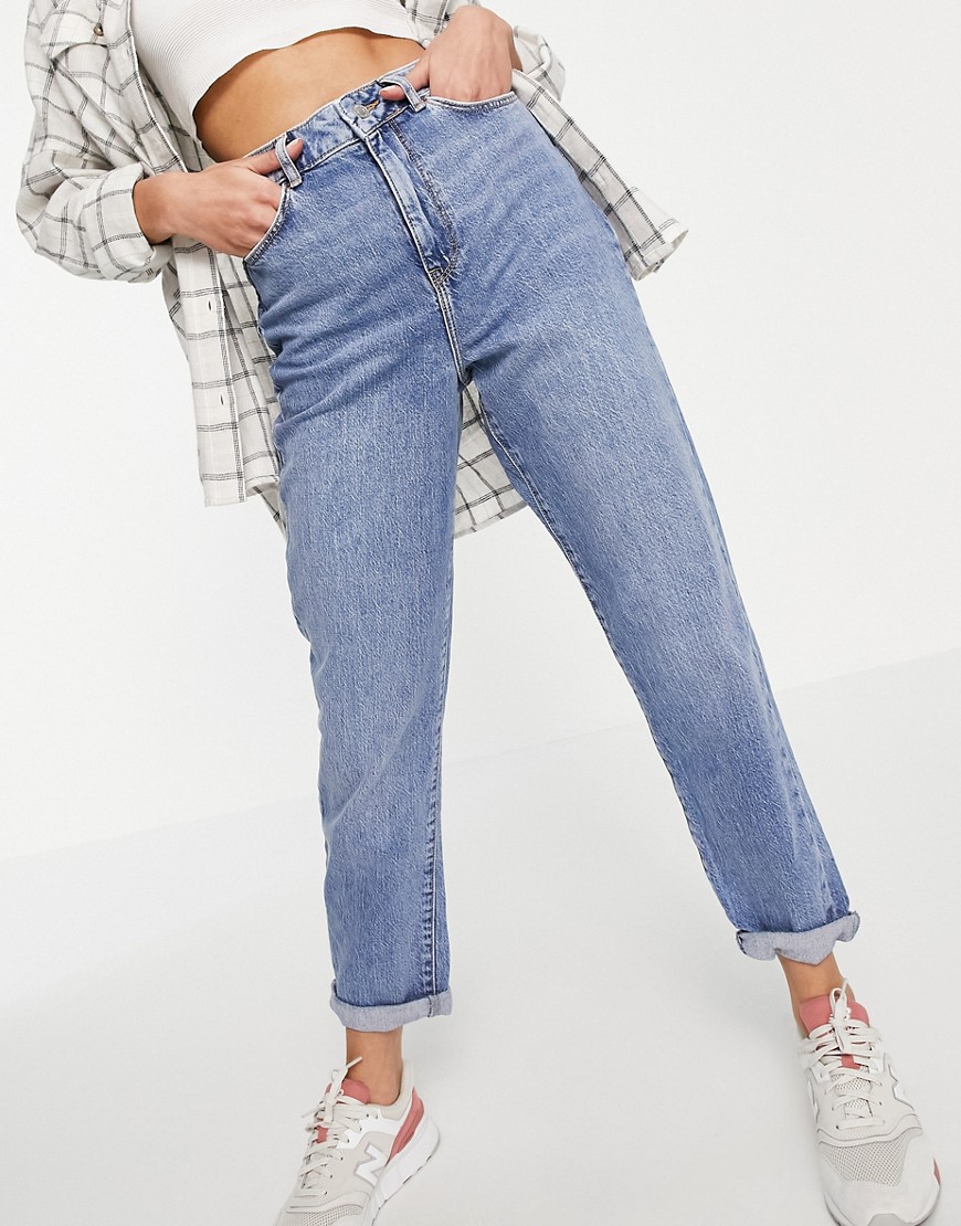 New Look – Mom-Jeans mit betonter Taille in Hellblau günstig online kaufen