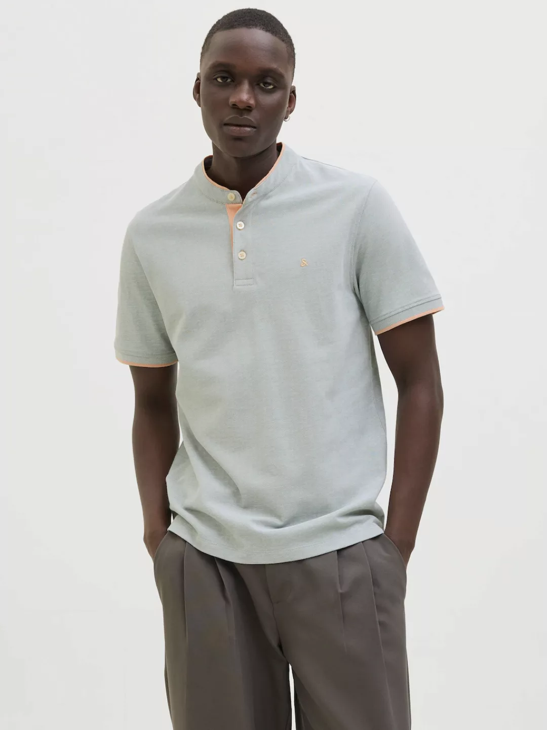 Jack & Jones Poloshirt "JJEPAULOS MAO POLO", mit Logo Stickerei günstig online kaufen