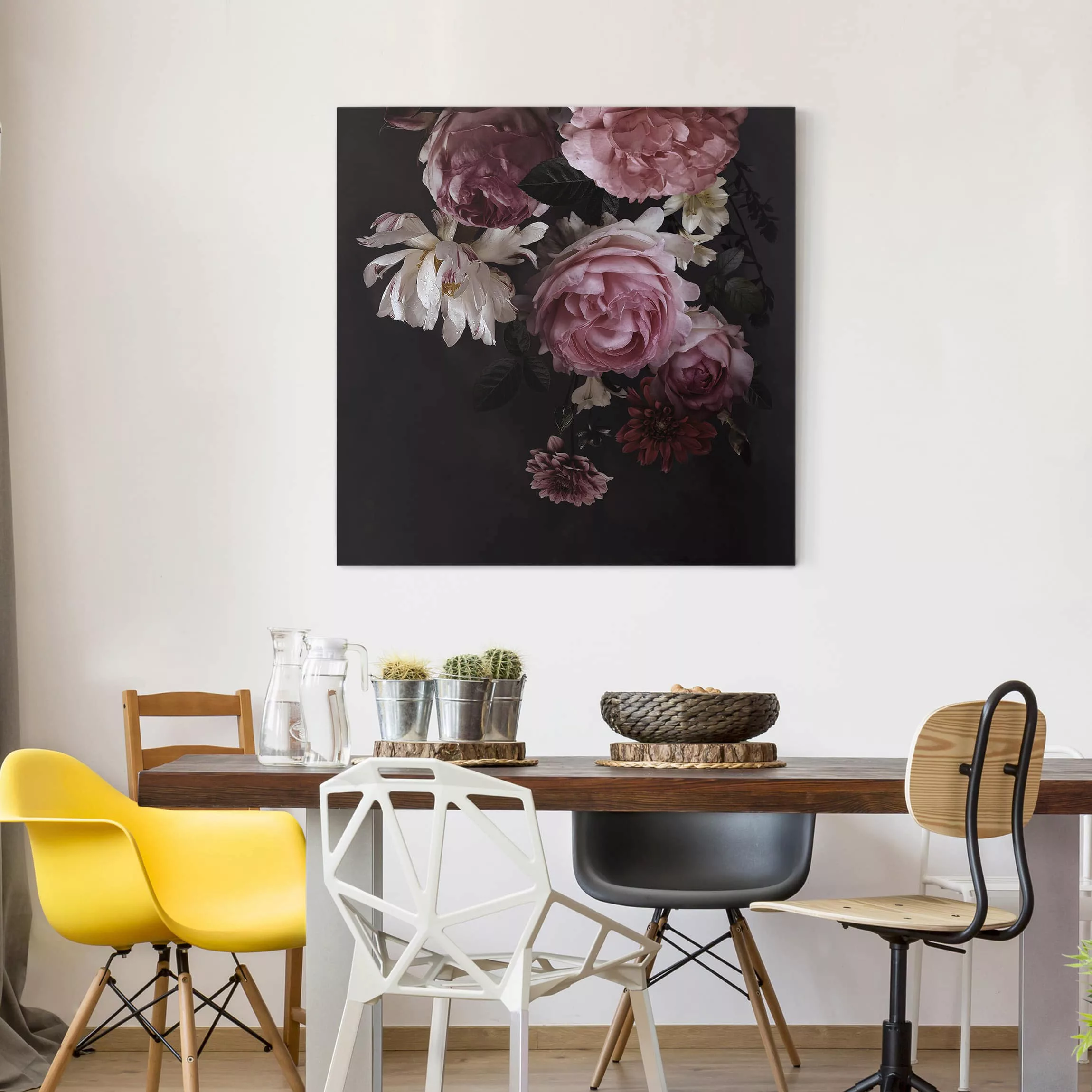 Leinwandbild Blumen - Quadrat Rosa Blumen auf Schwarz günstig online kaufen