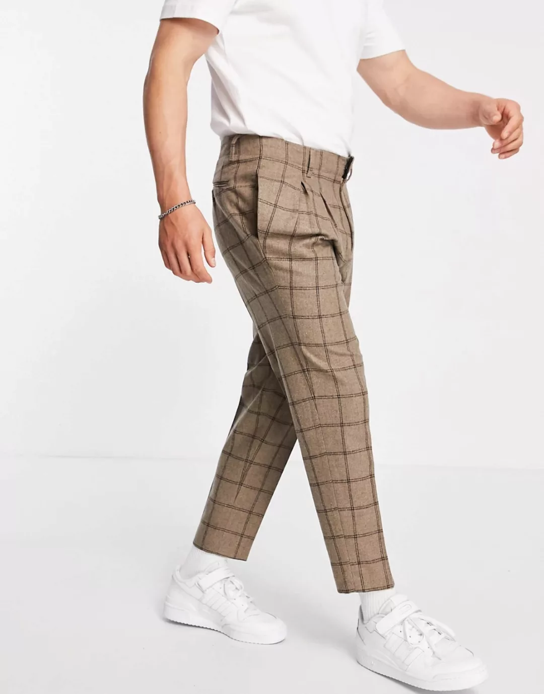 ASOS DESIGN – Elegante, schmal zulaufende Hose aus Wollmischgewebe in karie günstig online kaufen