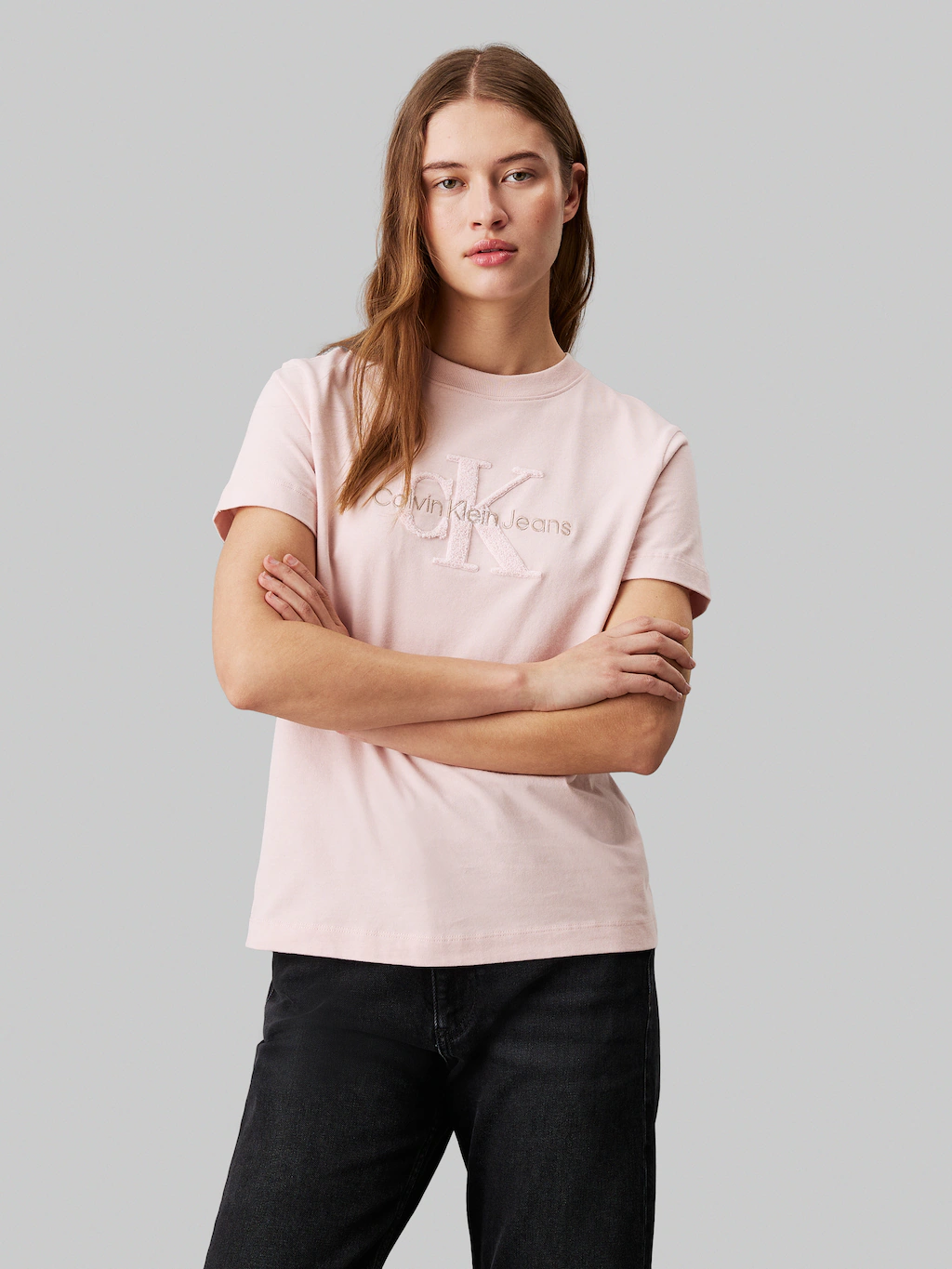 Calvin Klein Jeans T-Shirt CHENILLE MONOLOGO REGULAR TEE mit Logostickerei günstig online kaufen