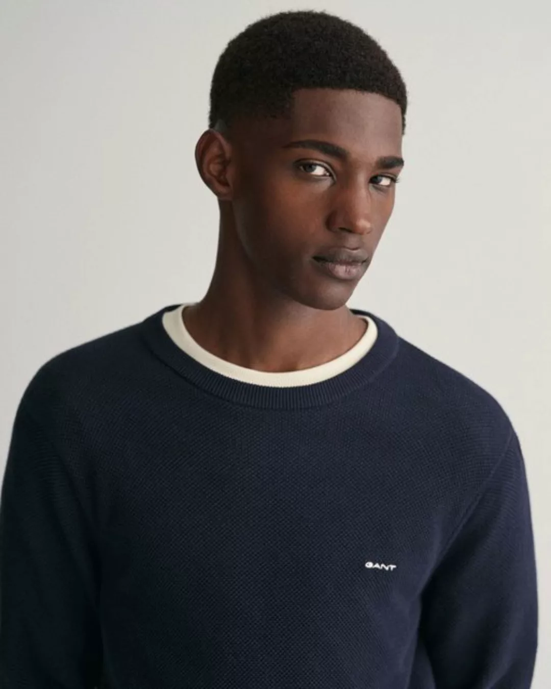 Gant Rundhalspullover "COTTON PIQUE C-NECK", mit Logostickerei auf der Brus günstig online kaufen