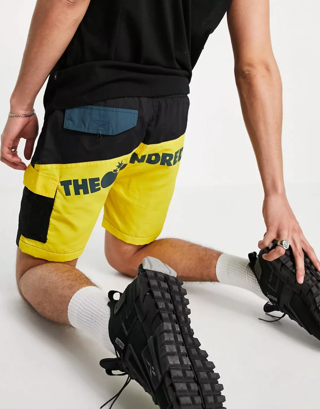 The Hundreds – Cruise Hybrid – Shorts in Schwarz günstig online kaufen