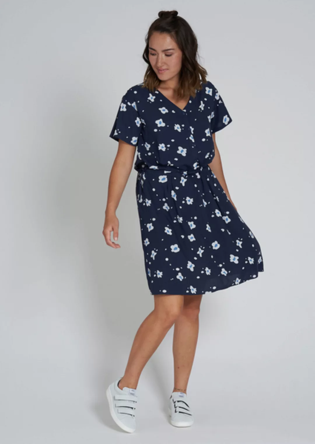 Frauen Kleid Aus Ecovero Mit Blumenprint | Ecovero Dress #Flowers günstig online kaufen