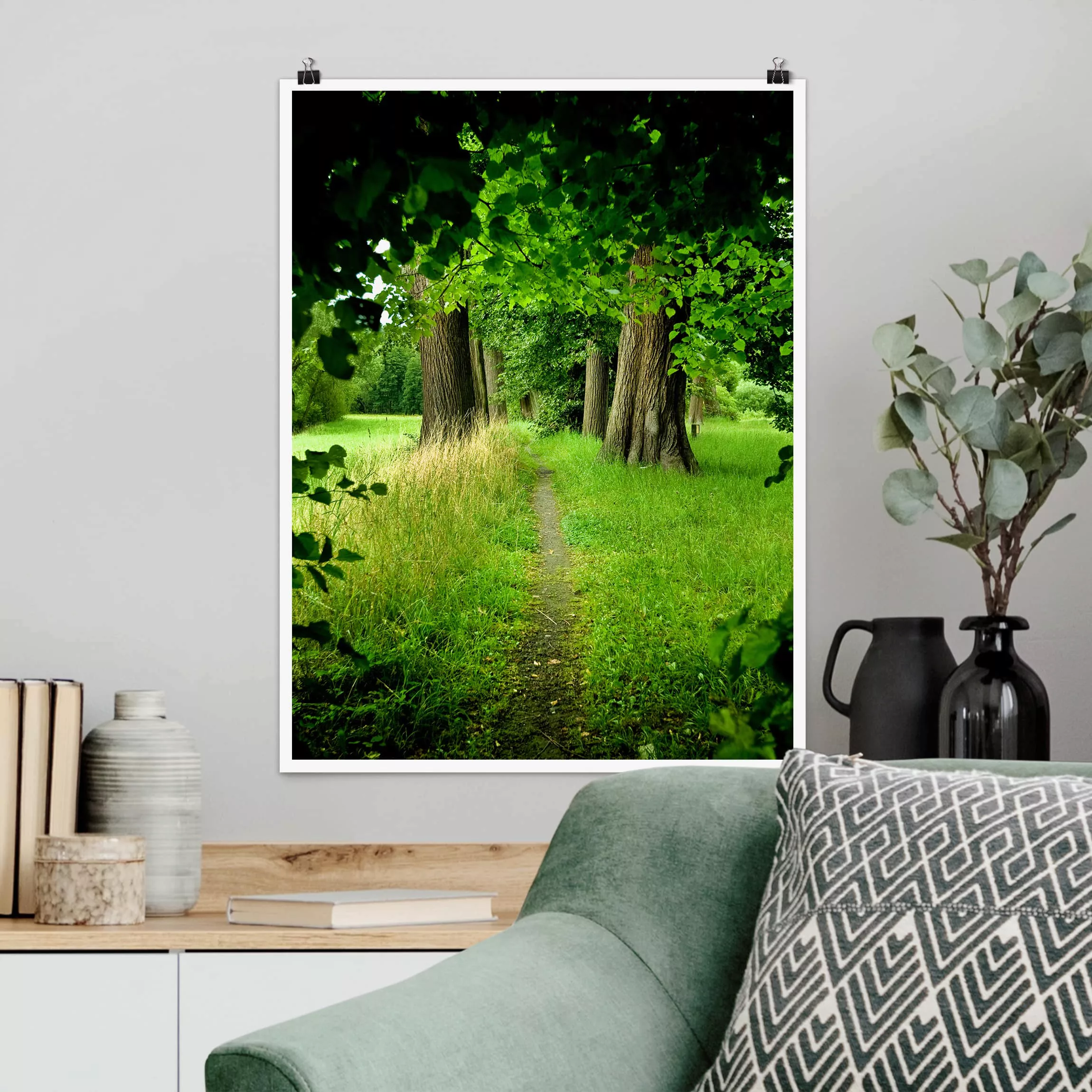 Poster Wald - Hochformat Verborgene Lichtung günstig online kaufen