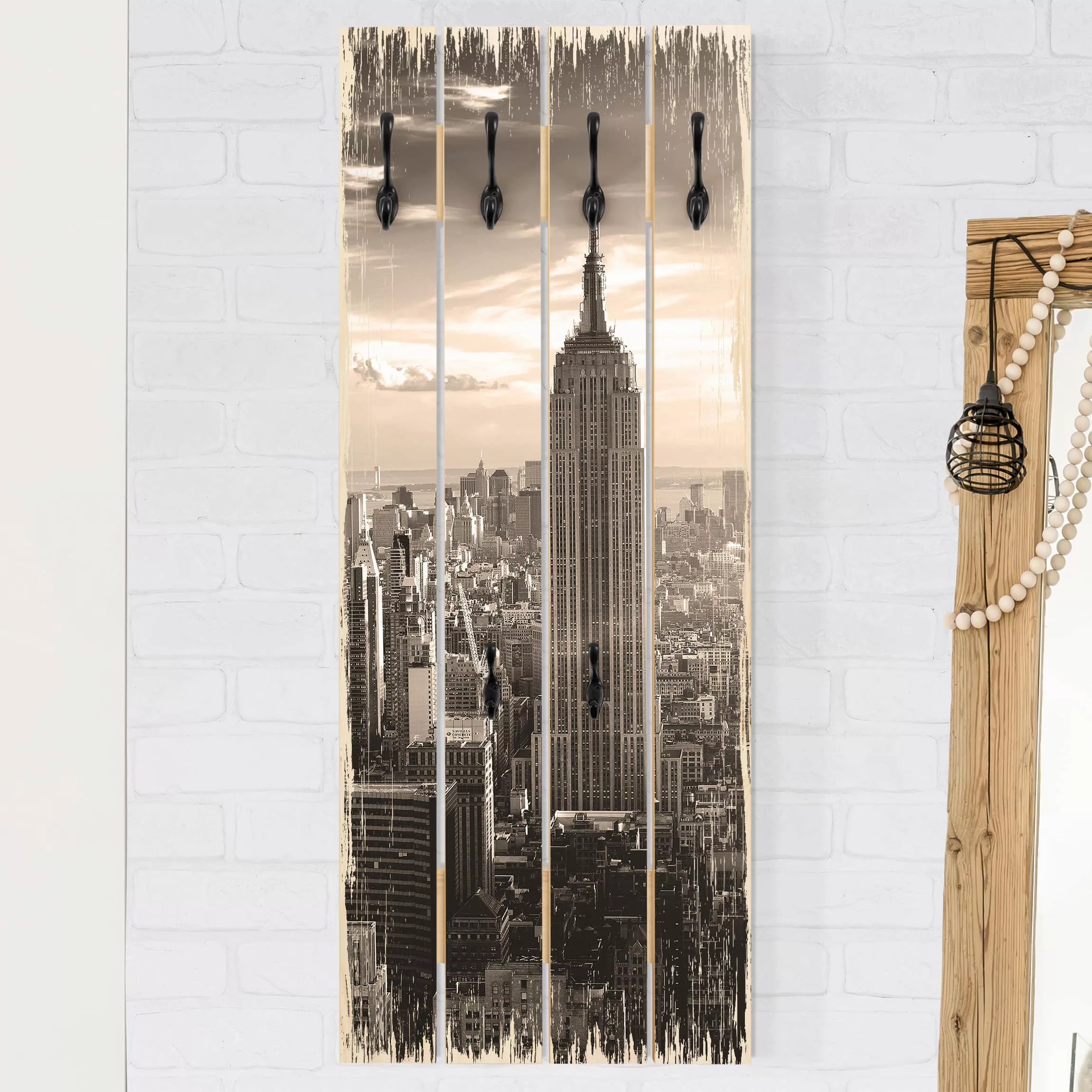 Wandgarderobe Holzpalette Vintage Manhattan Skyline günstig online kaufen