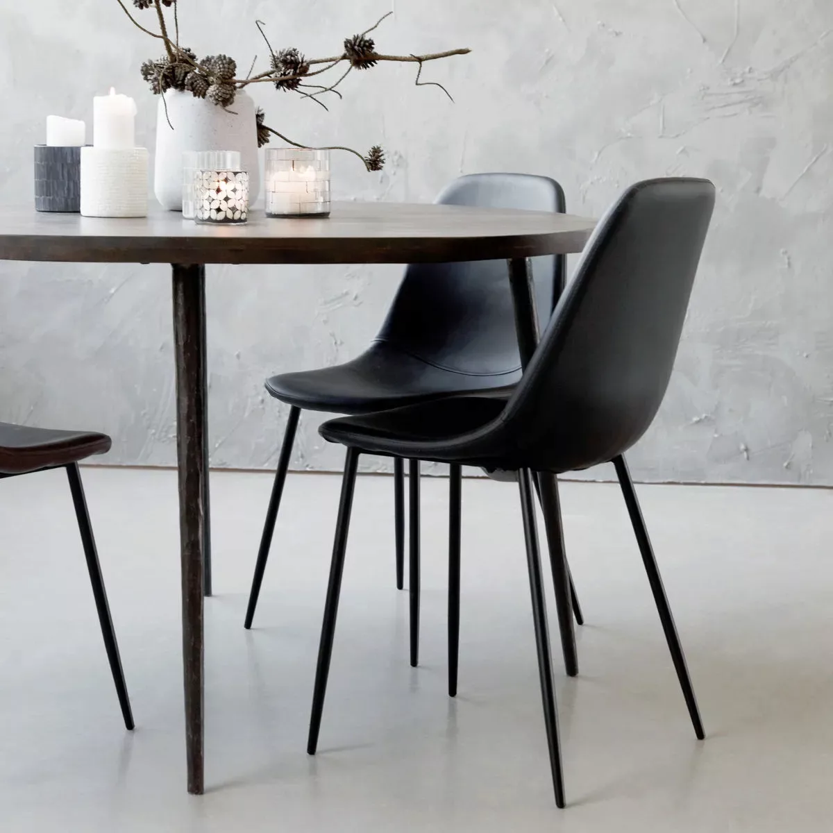 Stuhl Found aus Kunststoff in Schwarz günstig online kaufen