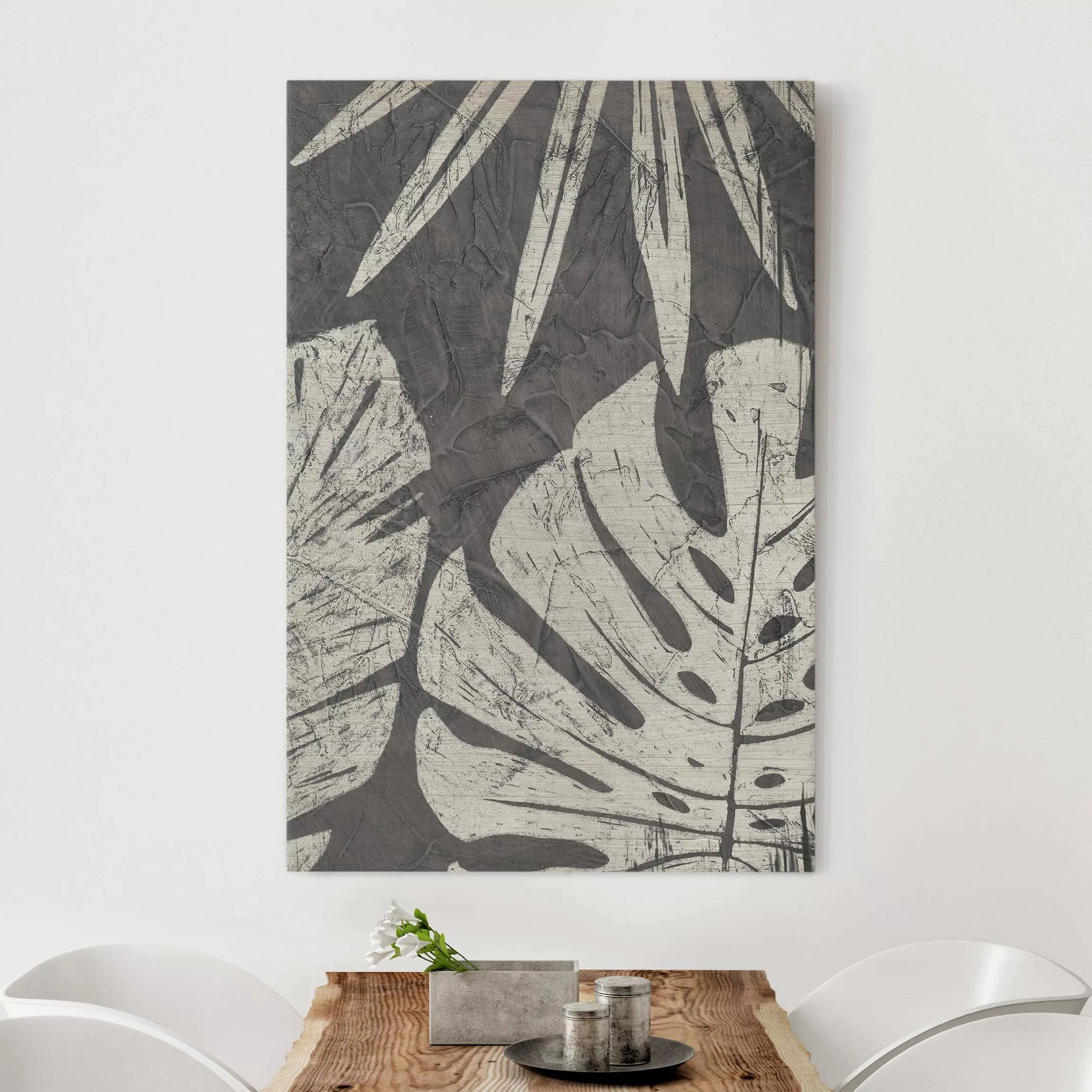 Leinwandbild Botanik - Hochformat Palmenblätter vor Dunkelgrau günstig online kaufen
