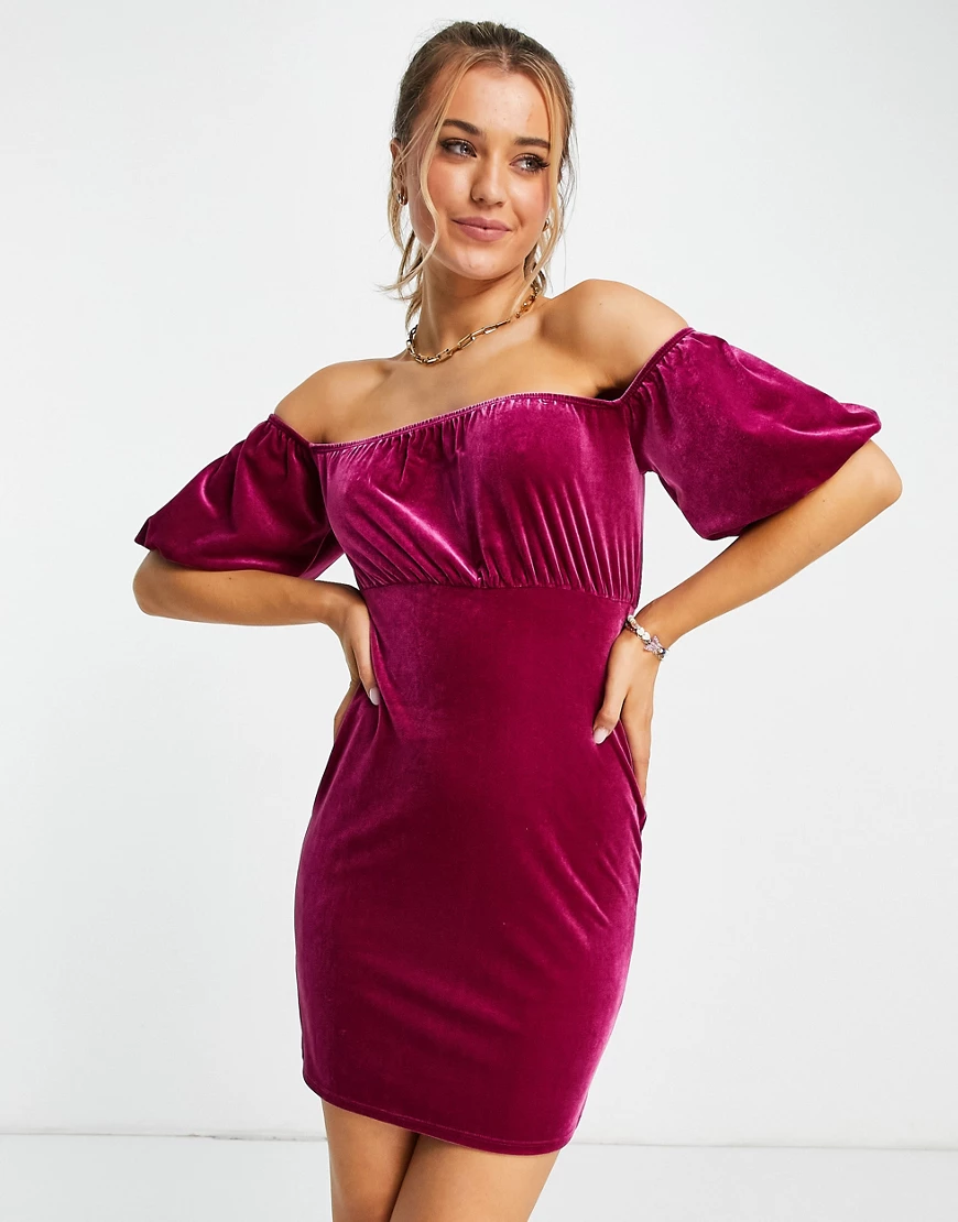 Miss Selfridge – Minikleid aus Samt in Rosa mit Bardot-Ausschnitt günstig online kaufen