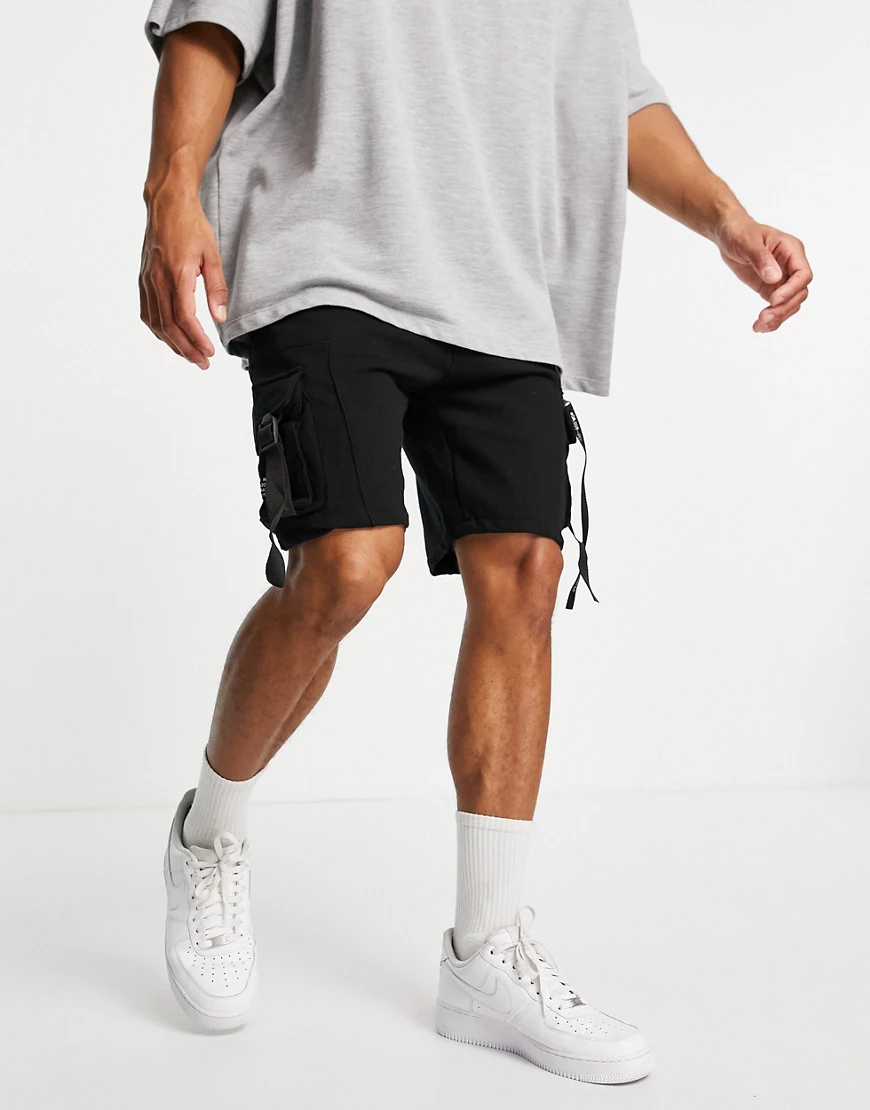 Bershka – Cargo-Shorts mit mehreren Taschen in Schwarz günstig online kaufen