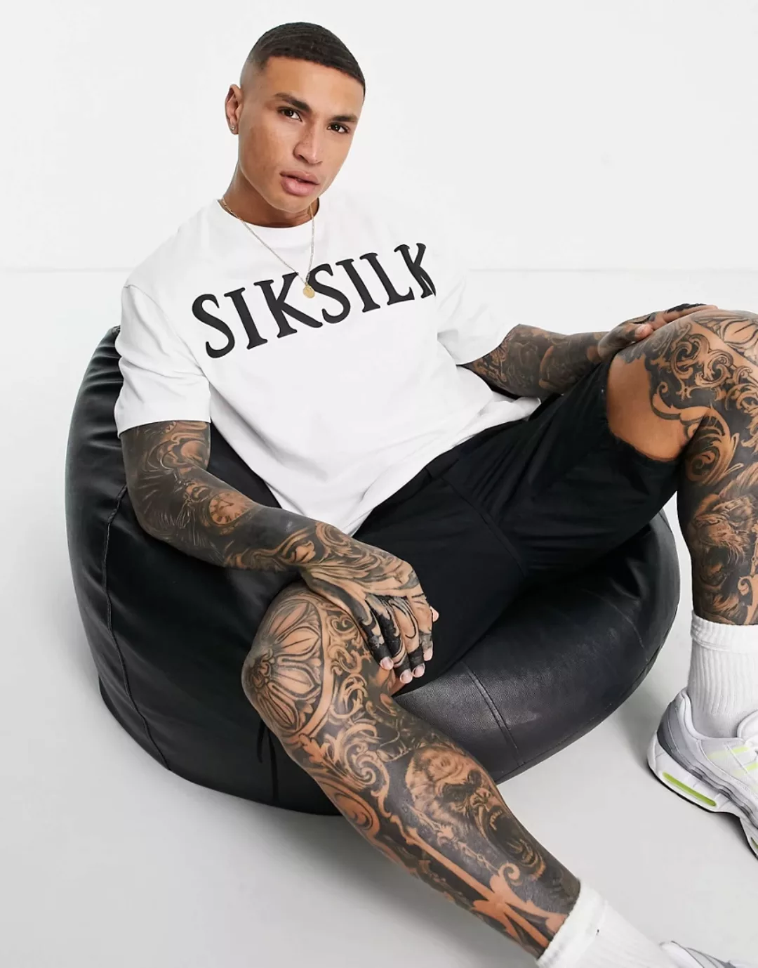 SikSilk – Oversize-T-Shirt in Weiß mit Logo günstig online kaufen