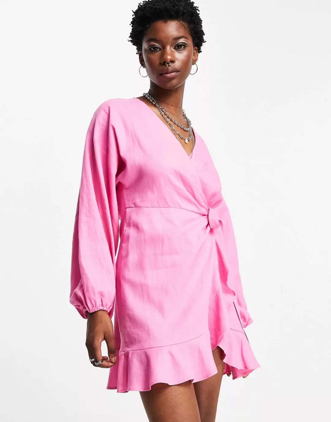 Topshop ‑ Mini-Wickelkleid mit weiten Ärmeln in leuchtendem Rosa günstig online kaufen