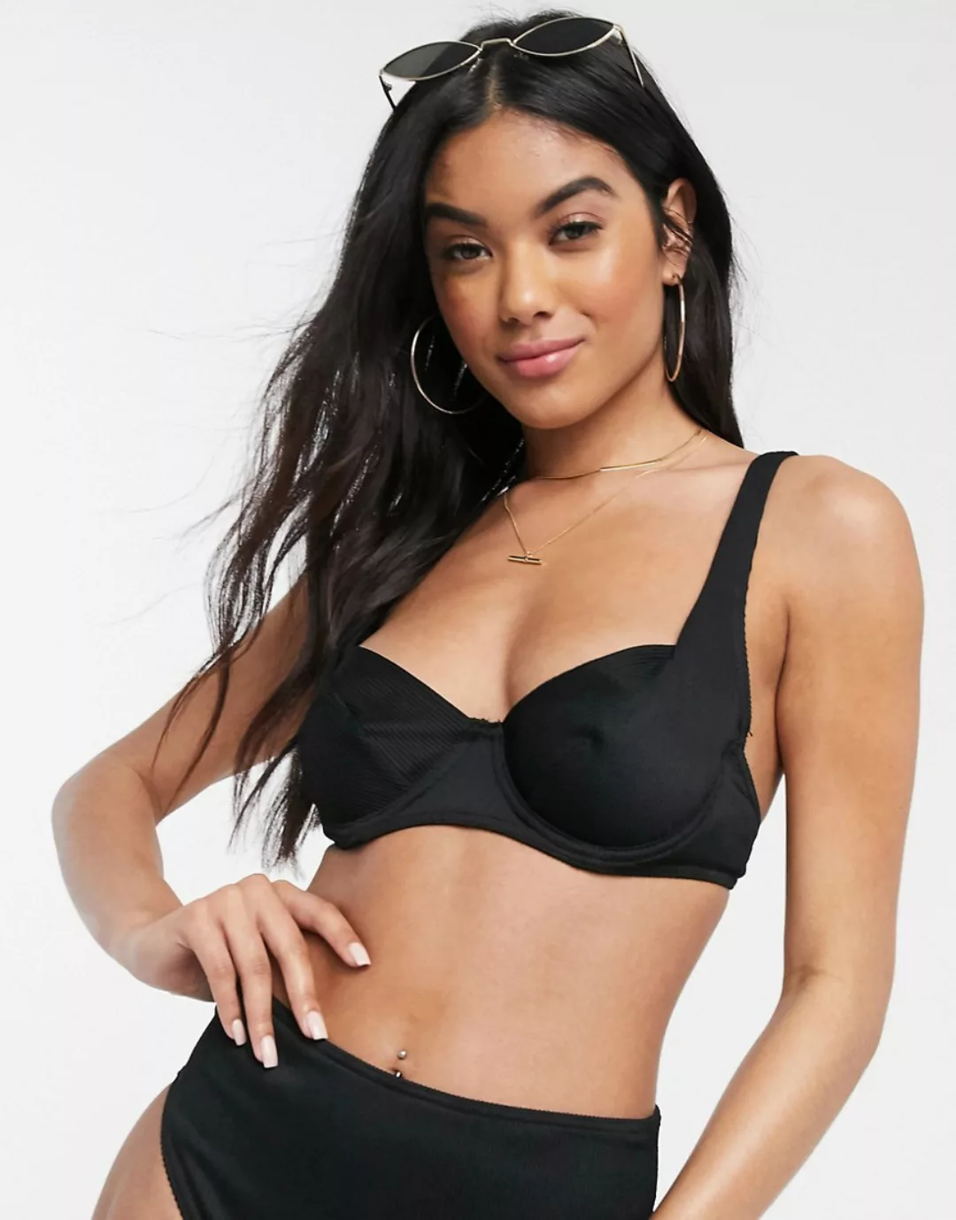 Missguided – Bikinioberteil mit Bügeln in Schwarz günstig online kaufen
