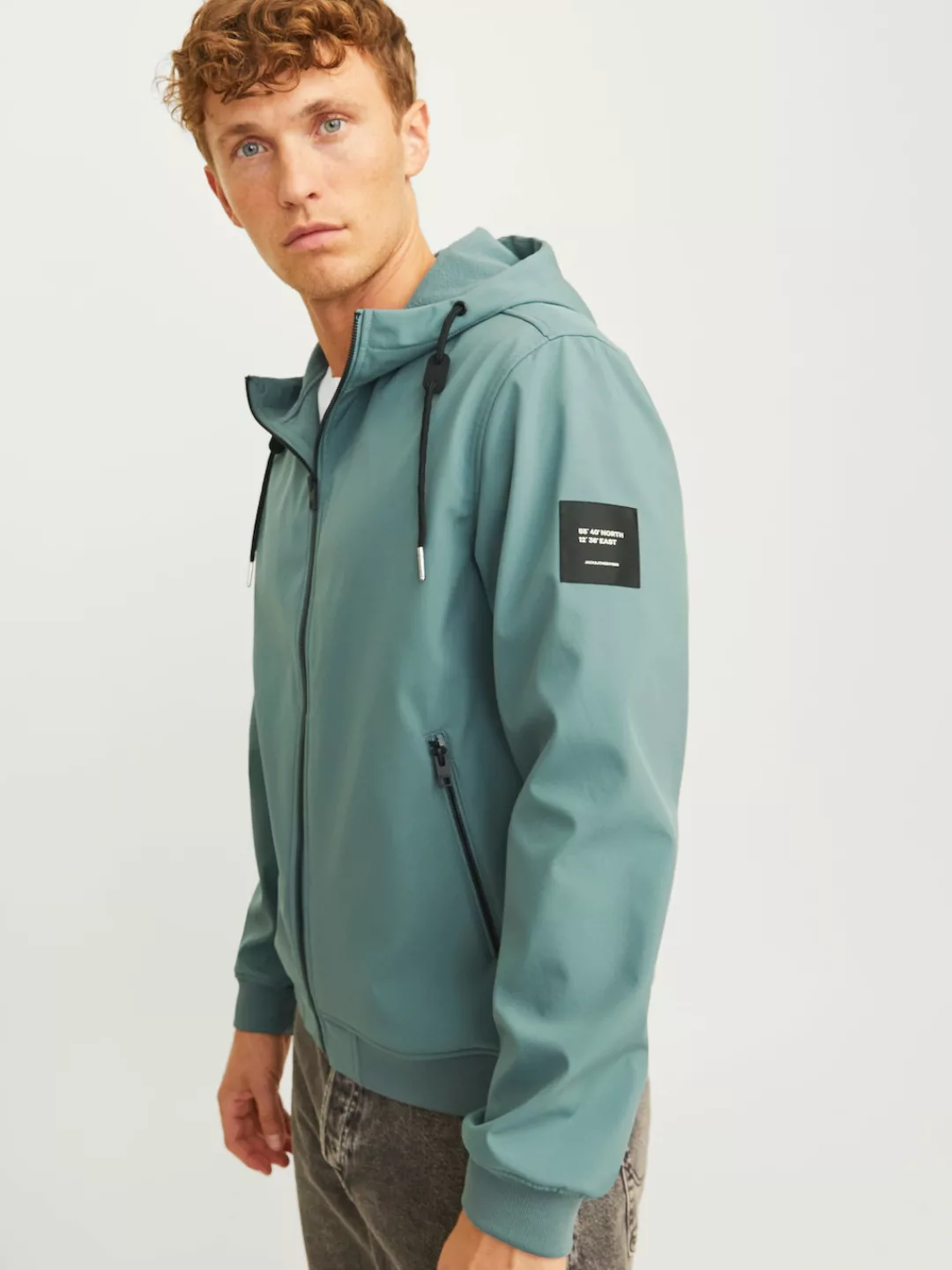 Jack & Jones Softshelljacke "JJEBASIC SOFTSHELL HOOD NOOS", mit Kapuze günstig online kaufen