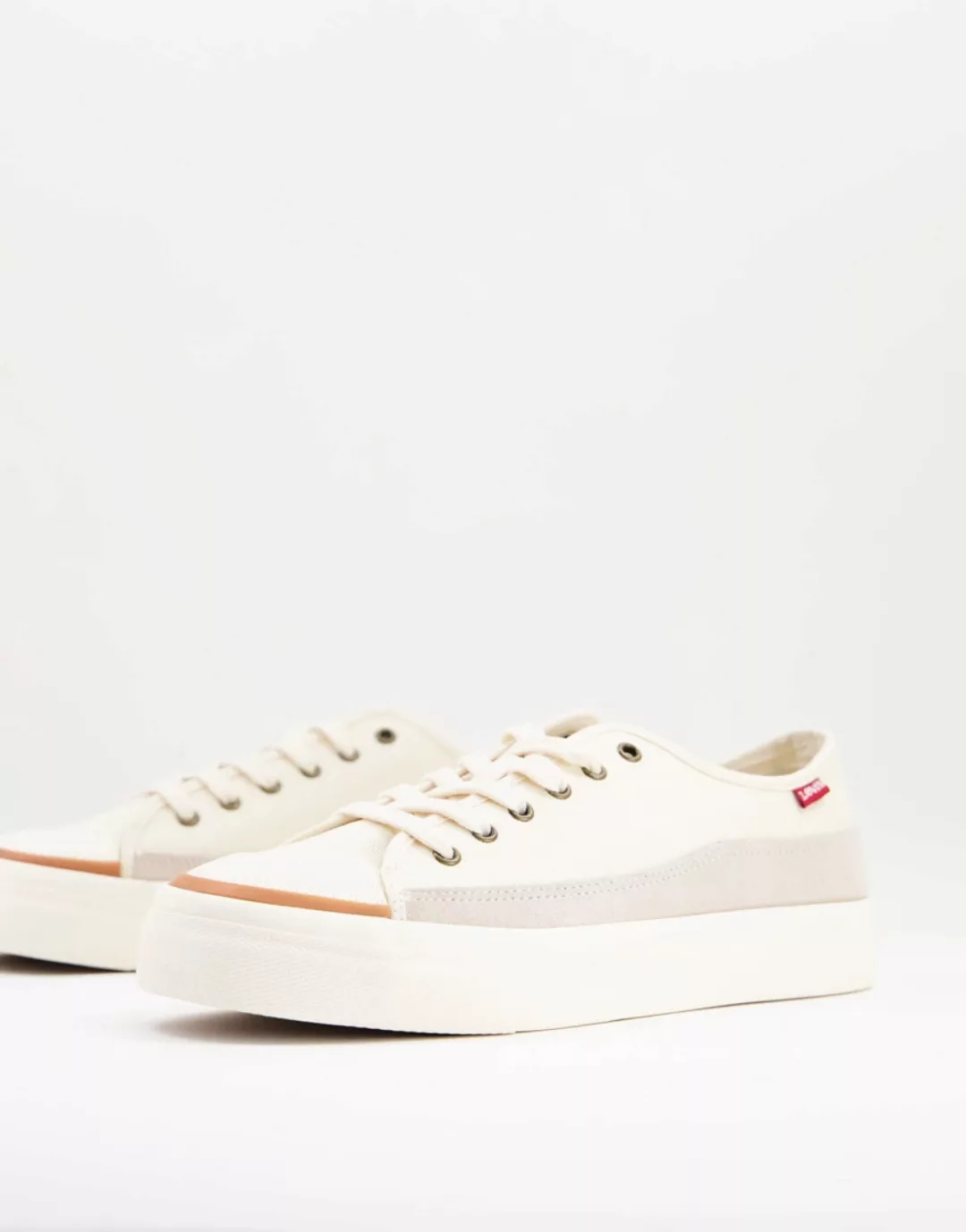 Levi's – Sneaker aus Wildleder-Mix in Creme mit kleinem Logo-Weiß günstig online kaufen