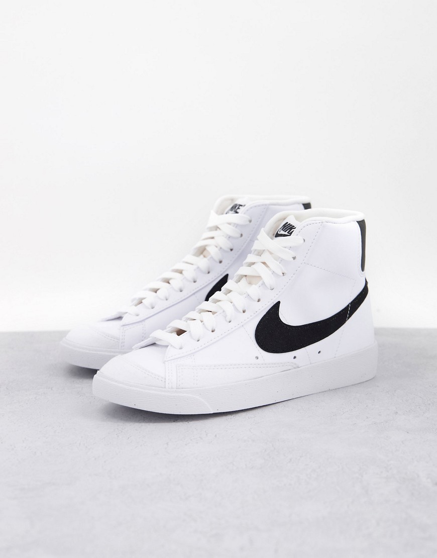 Nike – Blazer Mid '77 – Nachhaltige Sneaker in Weiß und Schwarz günstig online kaufen