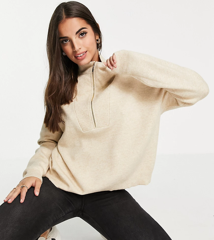 Stradivarius – Pullover in Camel mit kurzem Reißverschluss-Neutral günstig online kaufen