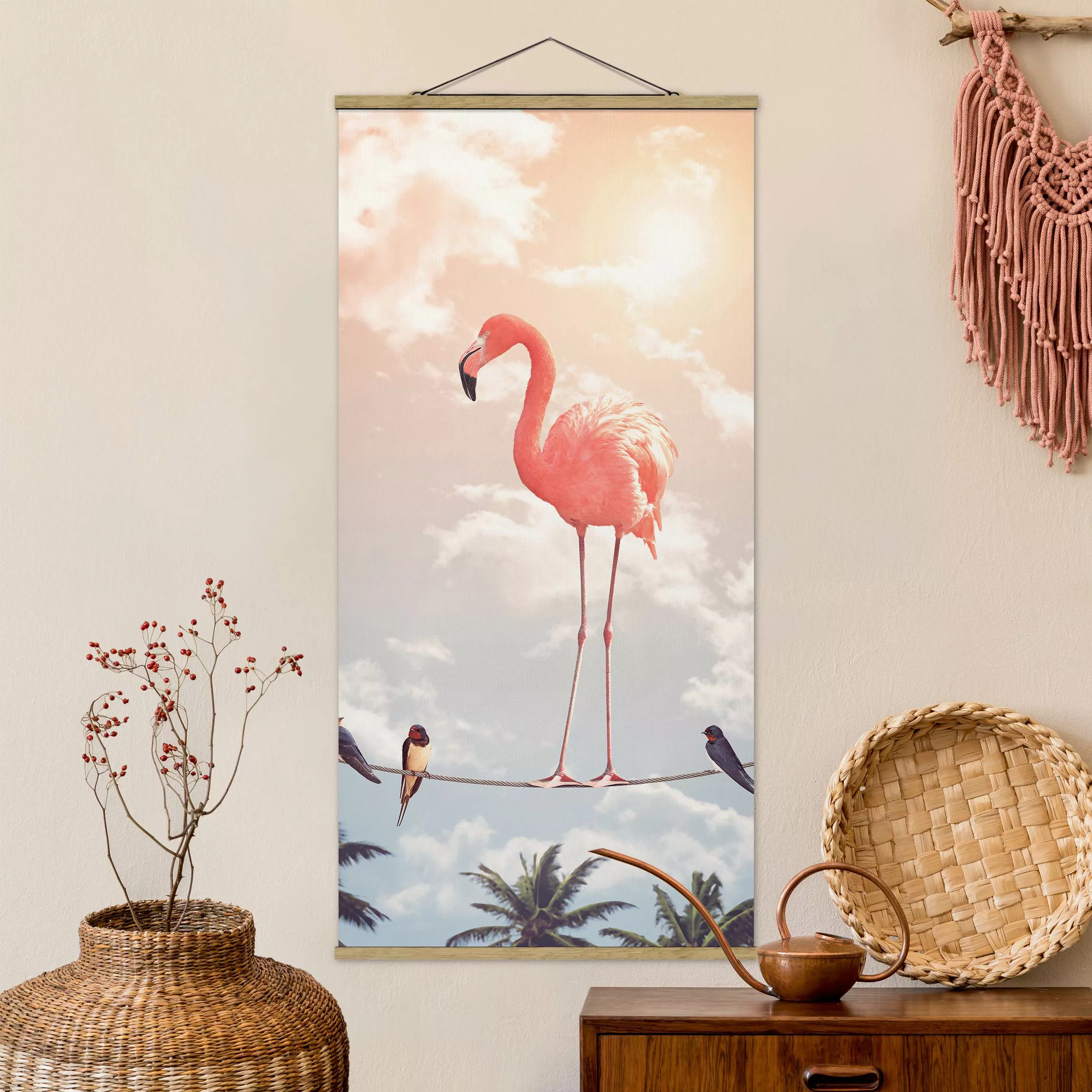Stoffbild Tiere mit Posterleisten - Hochformat Himmel mit Flamingo günstig online kaufen