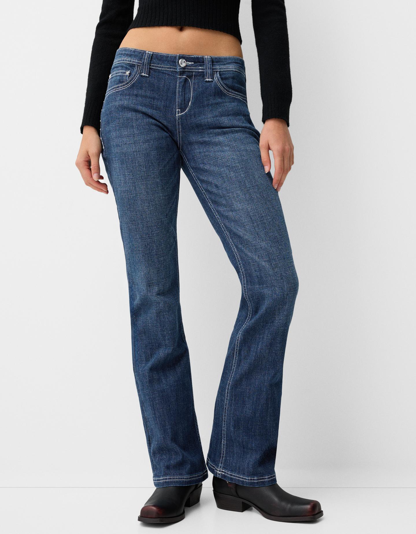 Bershka Low Waist Bootcut-Jeans Mit Stickerei Damen 32 Blau günstig online kaufen