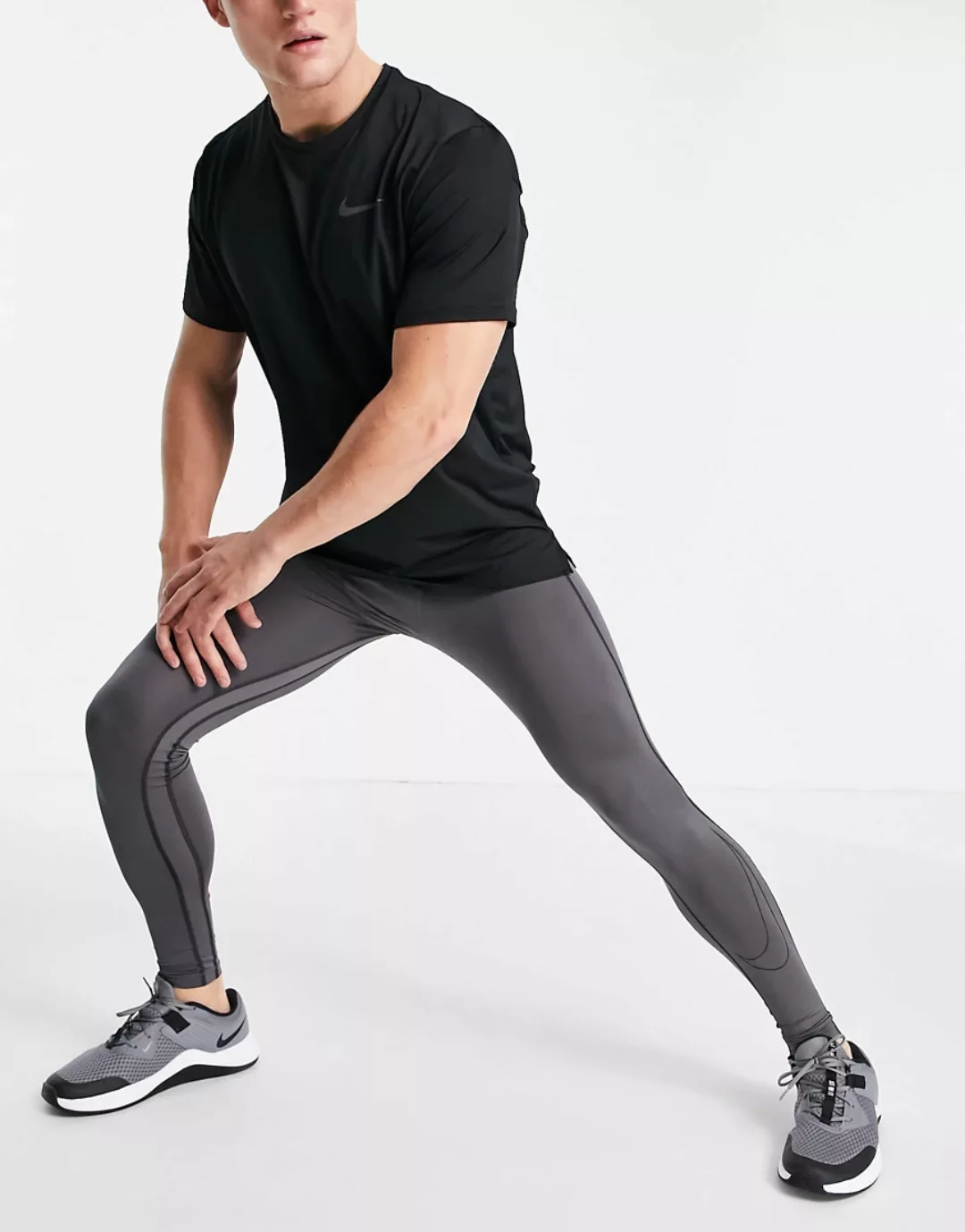 Nike – Pro Training Dri-FIT – Baselayer-Leggings in Grau günstig online kaufen