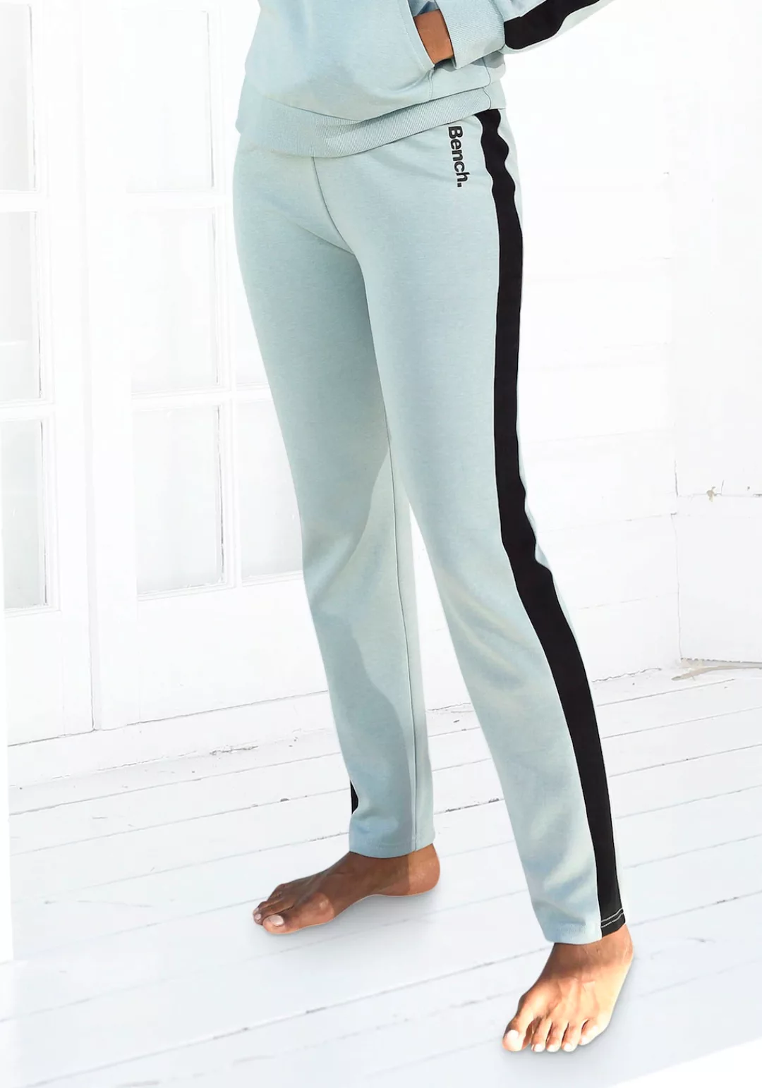 Bench. Loungewear Loungehose, mit Seitenstreifen und geradem Bein, Loungean günstig online kaufen