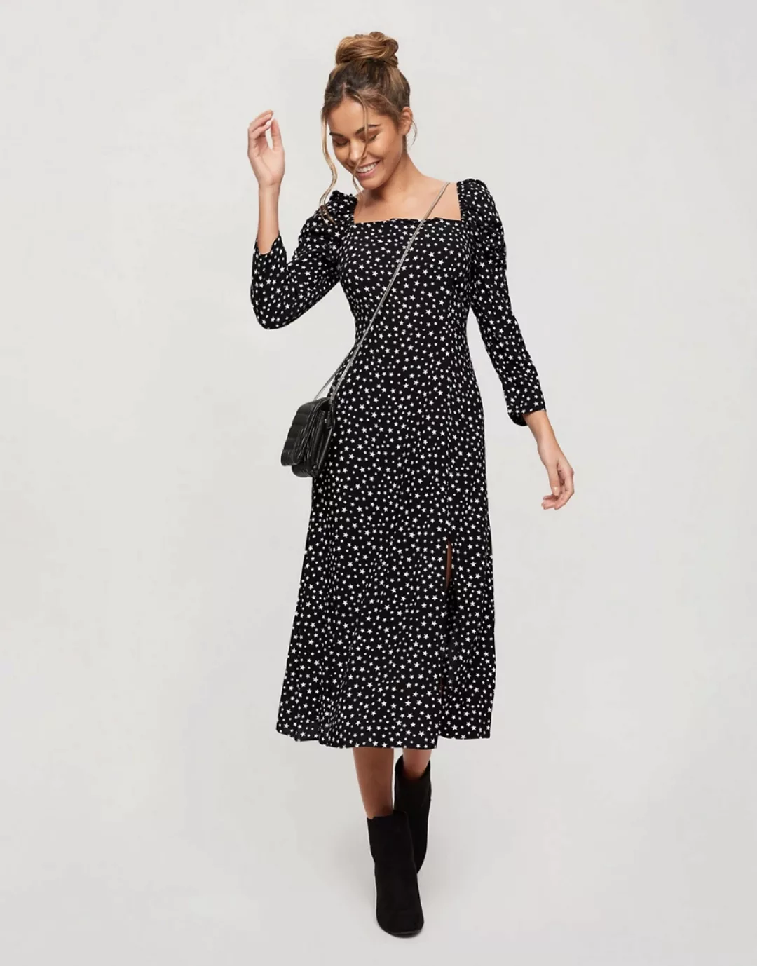 Miss Selfridge – Mittellanges Kleid mit eckigem Ausschnitt und Sternenmuste günstig online kaufen