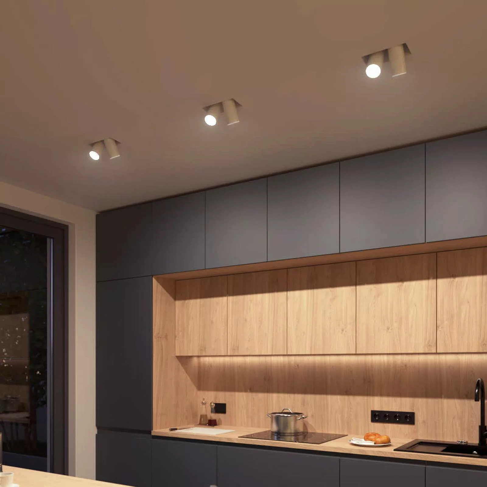 Philips Hue White Ambiance LED-Lampe 5,1W GU5,3 günstig online kaufen