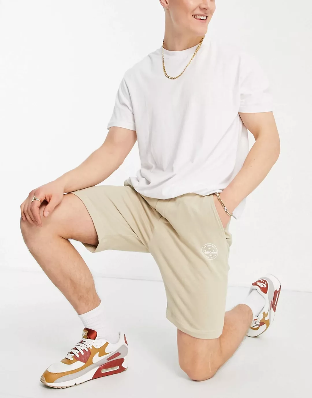 Jack & Jones – Essentials – Sweatshorts in Beige-Neutral günstig online kaufen